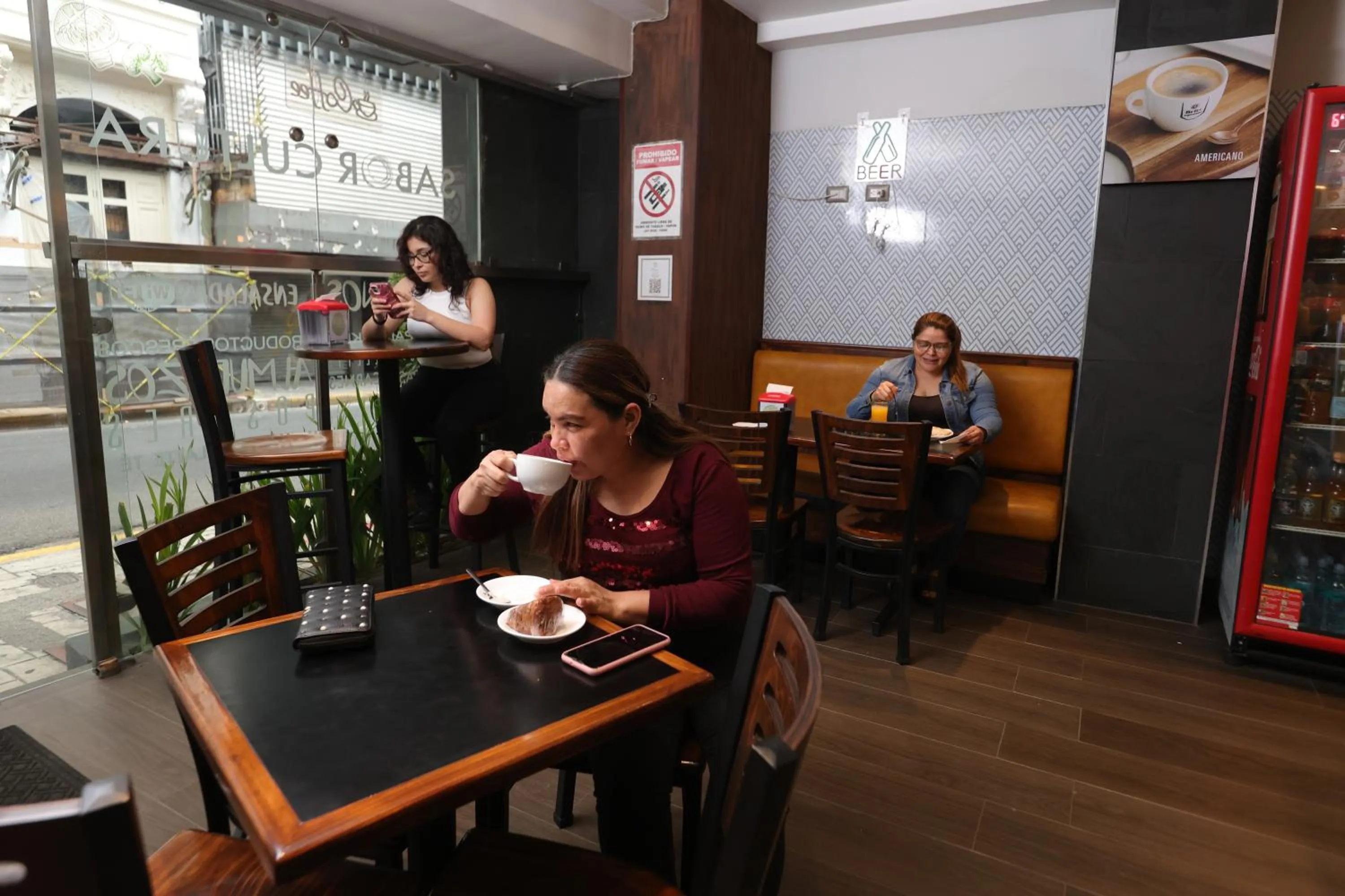 Restaurant/places to eat in Hotel Cultura Plaza