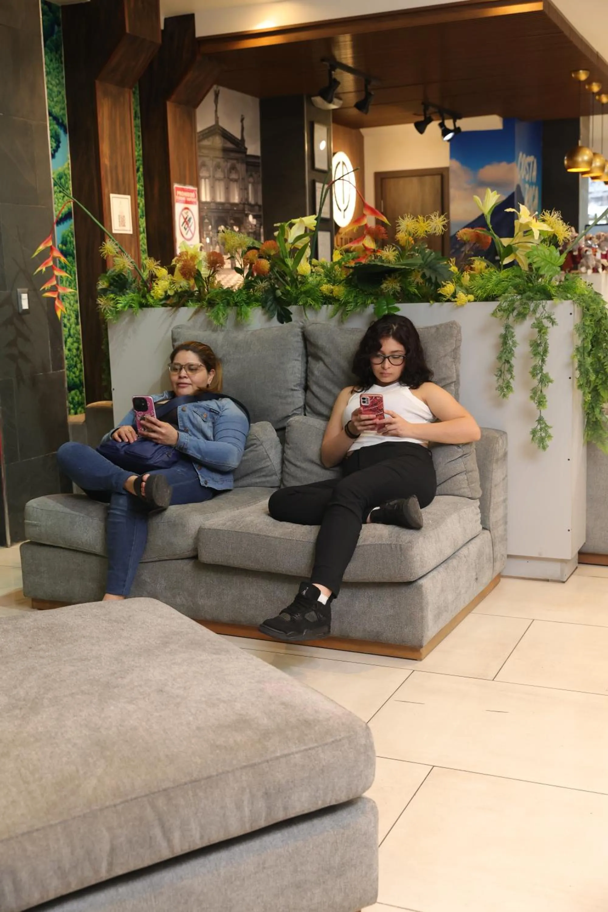 People in Hotel Cultura Plaza