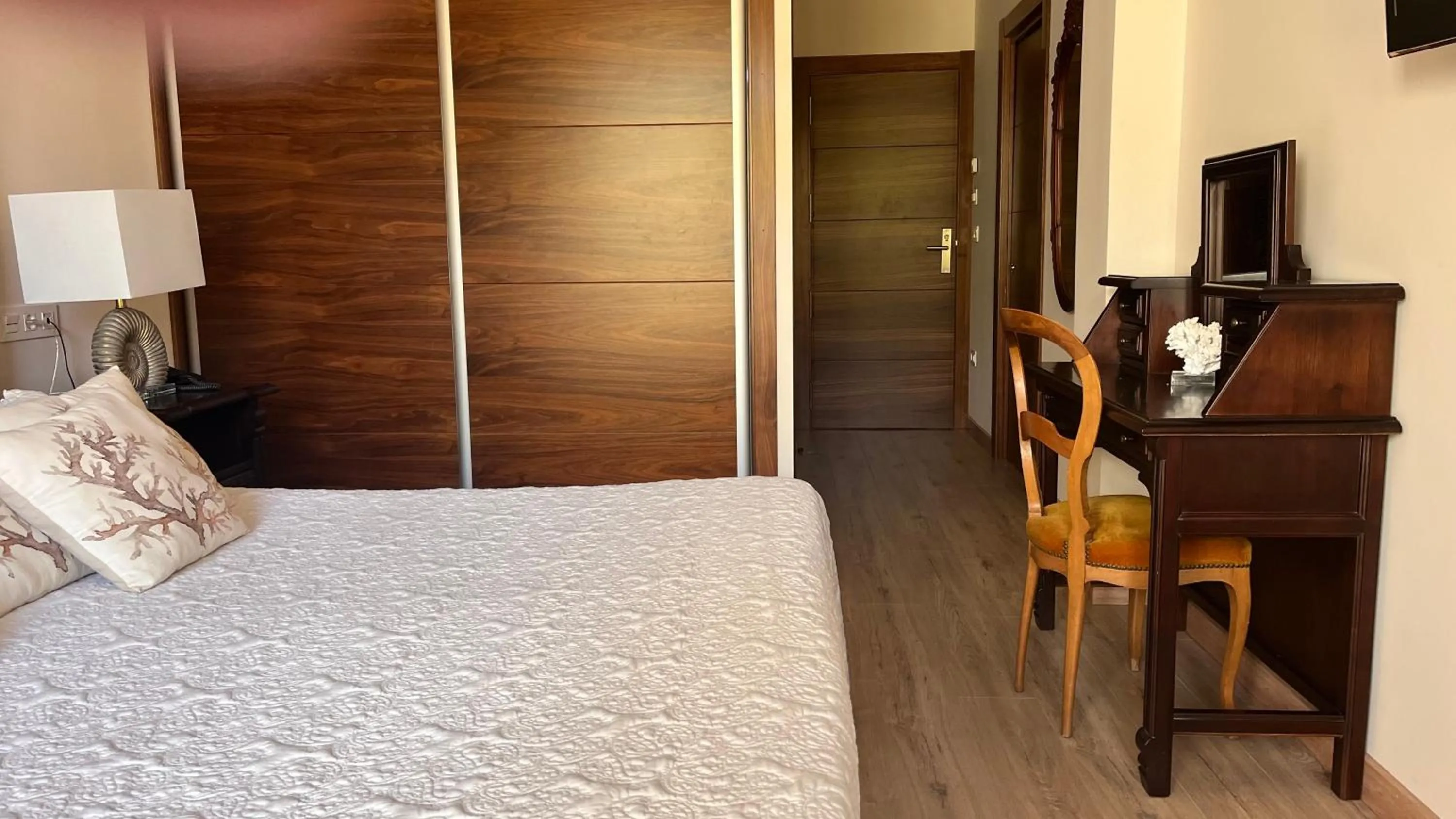 Bed in Hotel Rural Playa de Aguilar