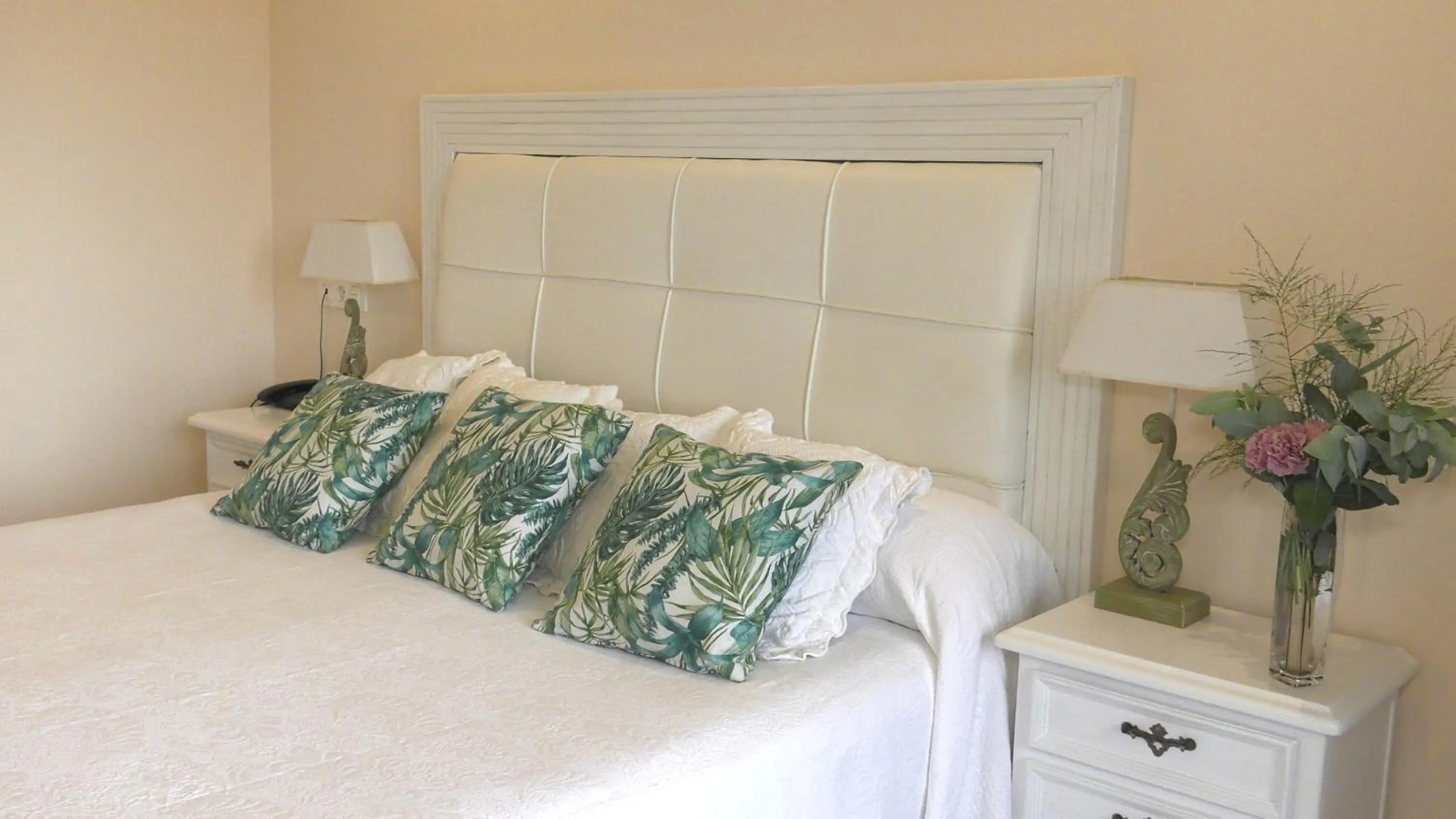 Bed in Hotel Rural Playa de Aguilar