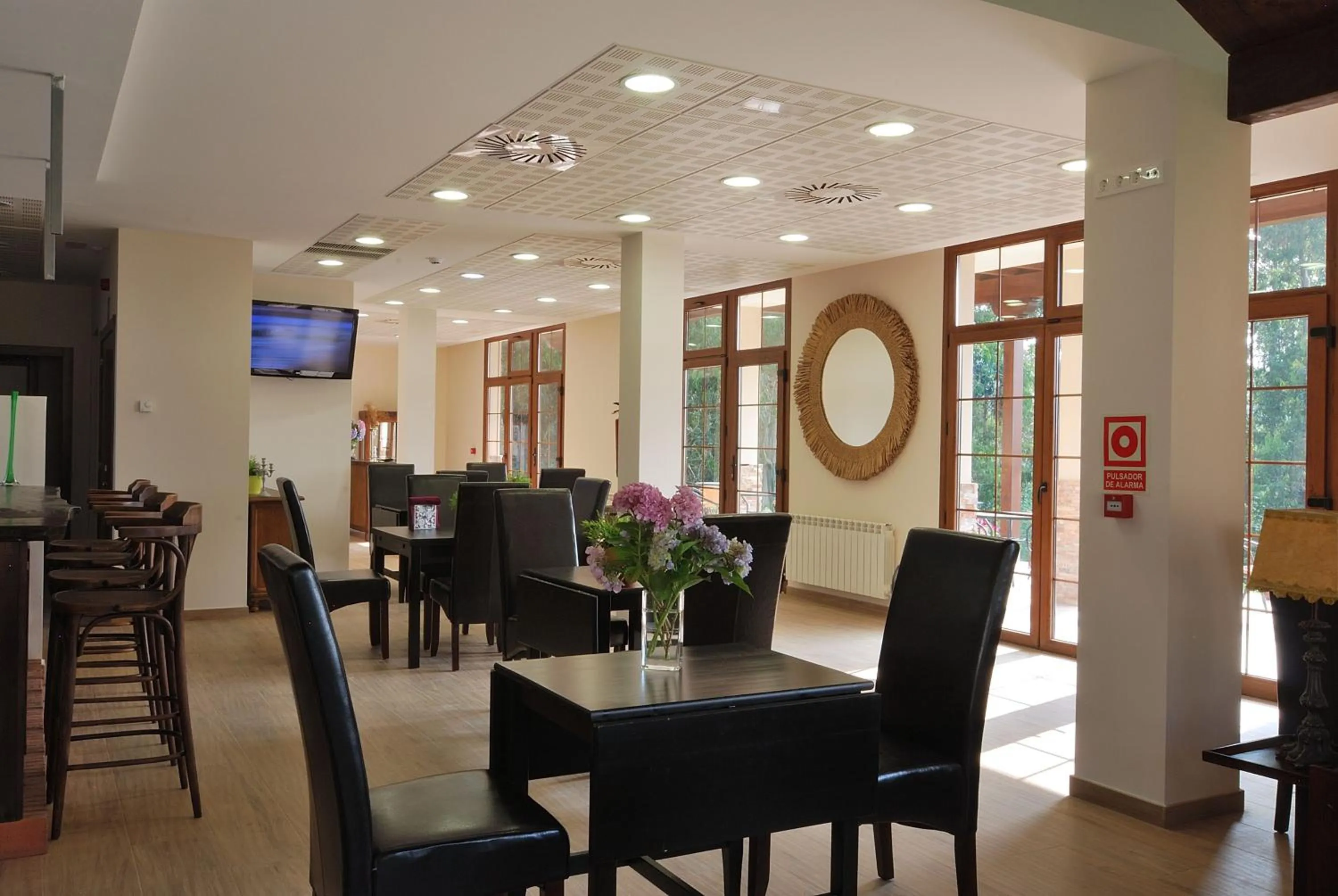 Restaurant/places to eat in Hotel Rural Playa de Aguilar