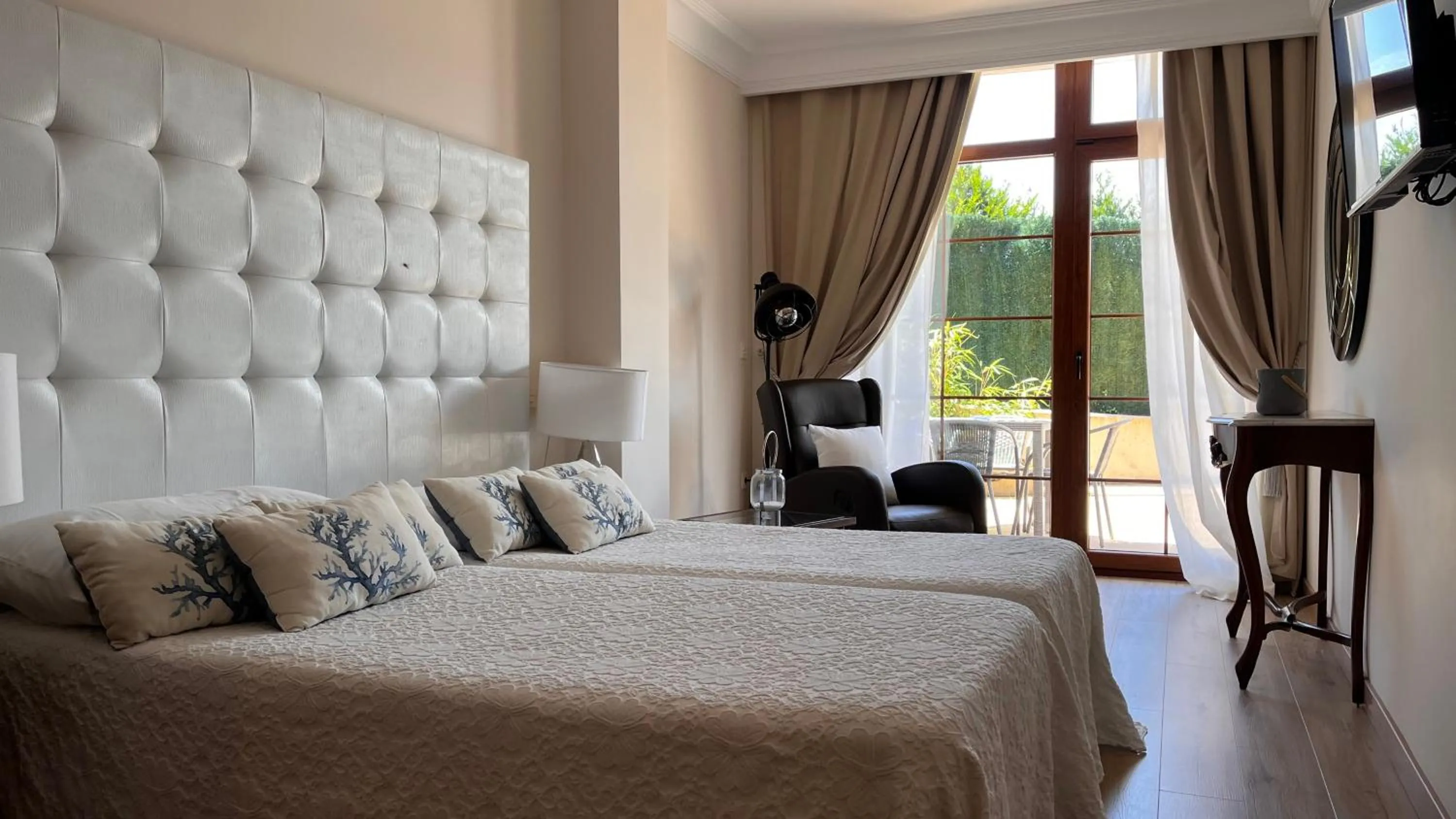 Bed in Hotel Rural Playa de Aguilar