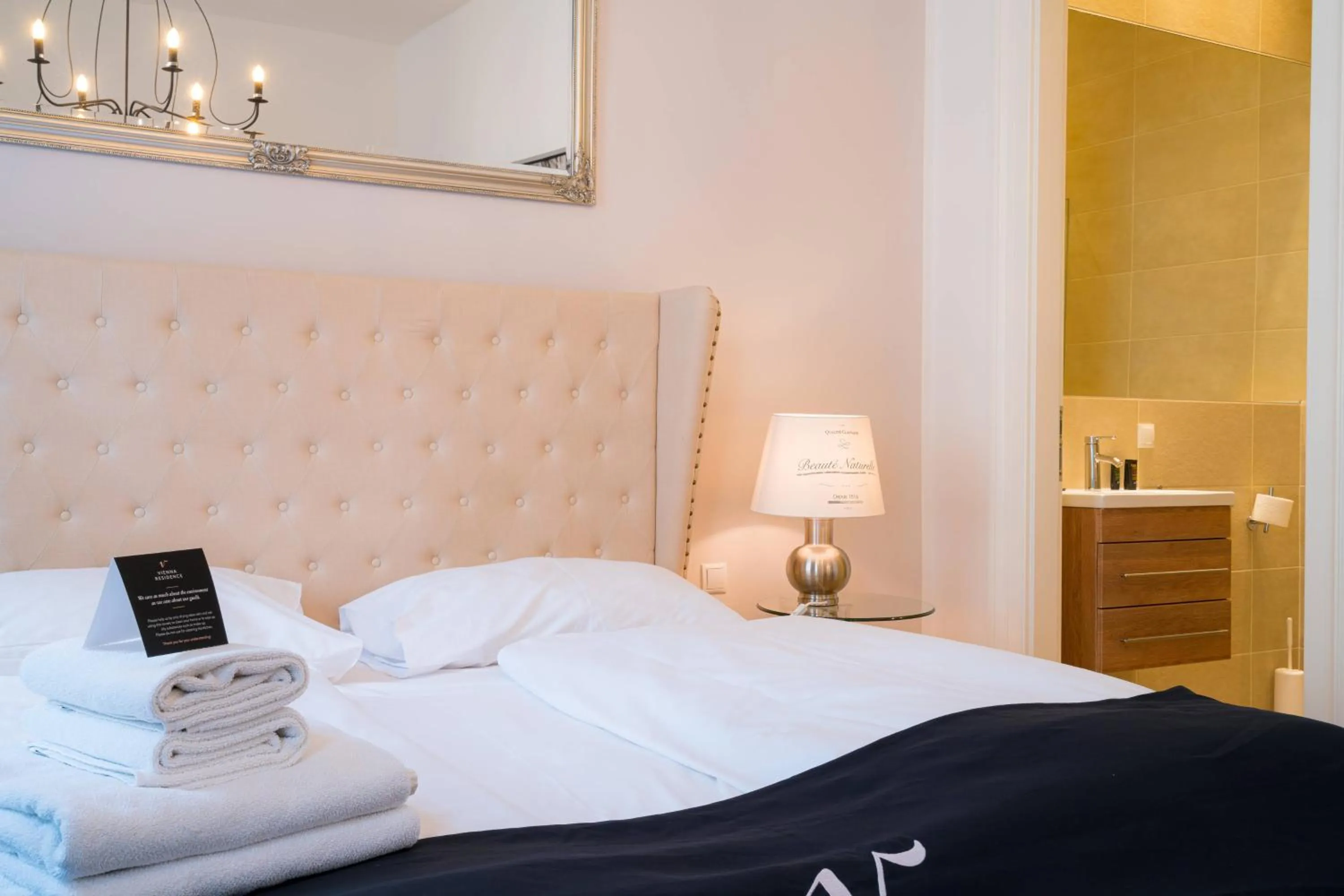 Bed in Vienna Residence, Naschmarkt - Museumsquartier