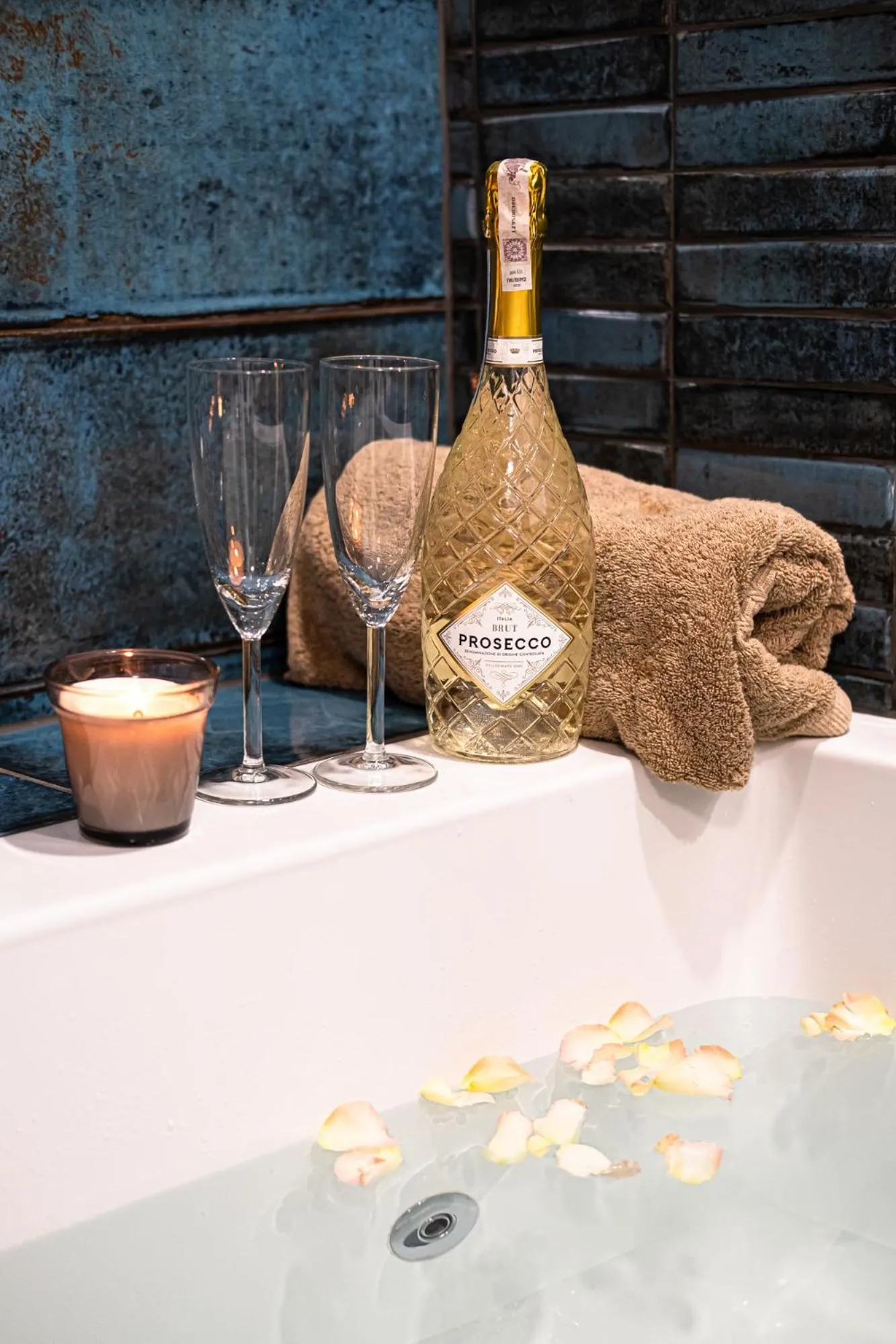 Hot Tub in Old Town Vistula Premium Apartments