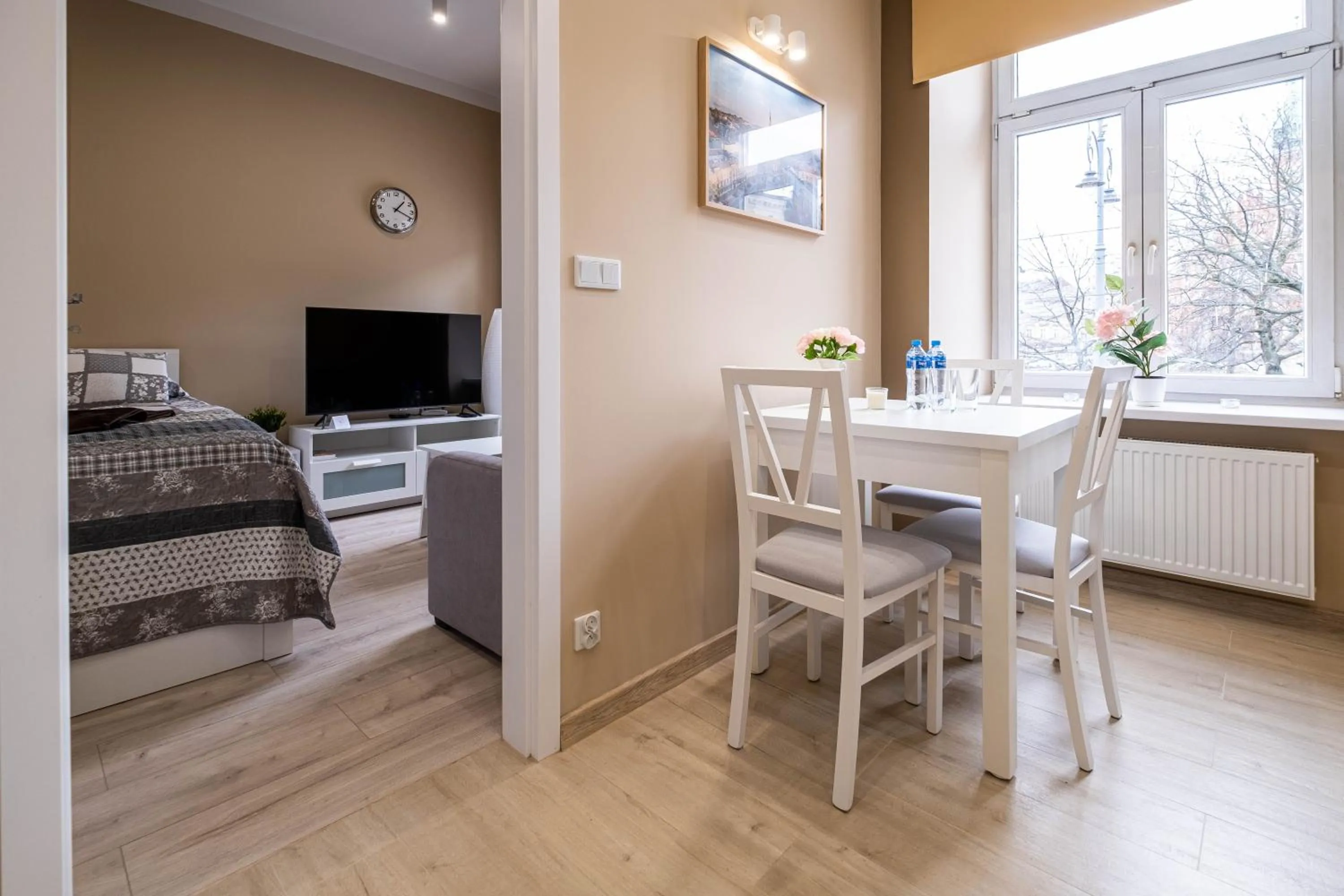 Dining area, Bed in Old Town Vistula Premium Apartments
