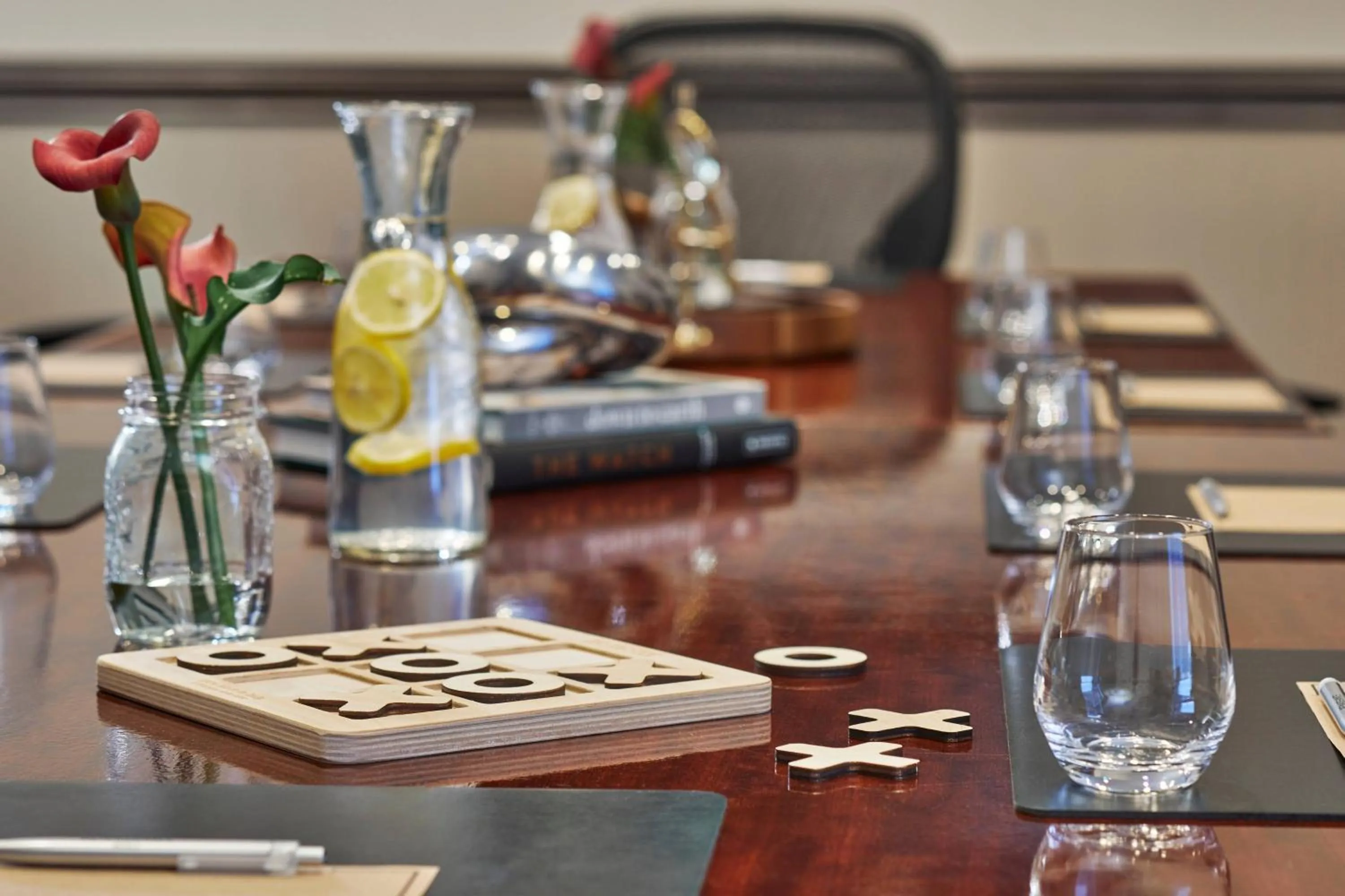 Meeting/conference room in Renaissance Chicago Glenview Suites Hotel
