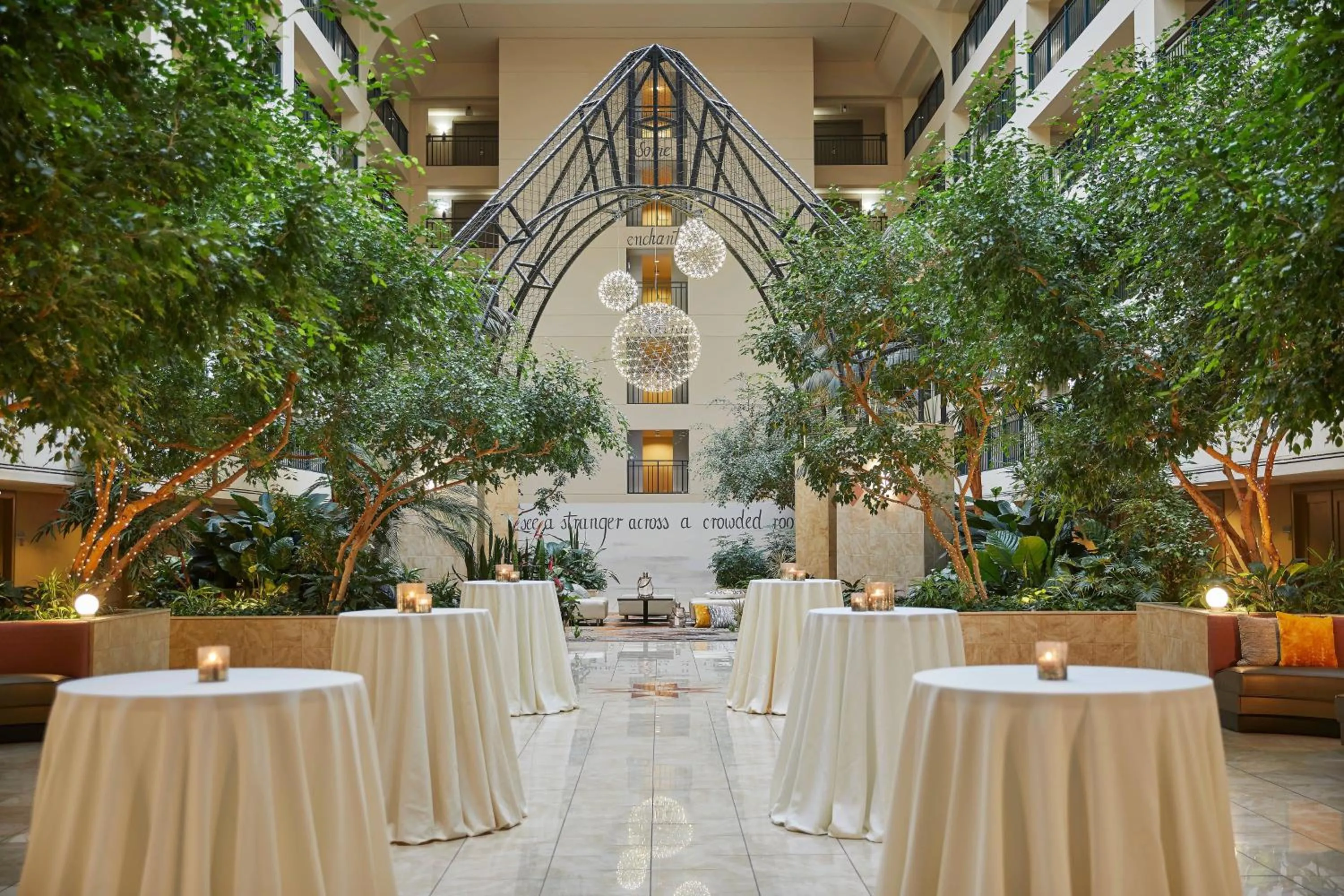 Meeting/conference room in Renaissance Chicago Glenview Suites Hotel