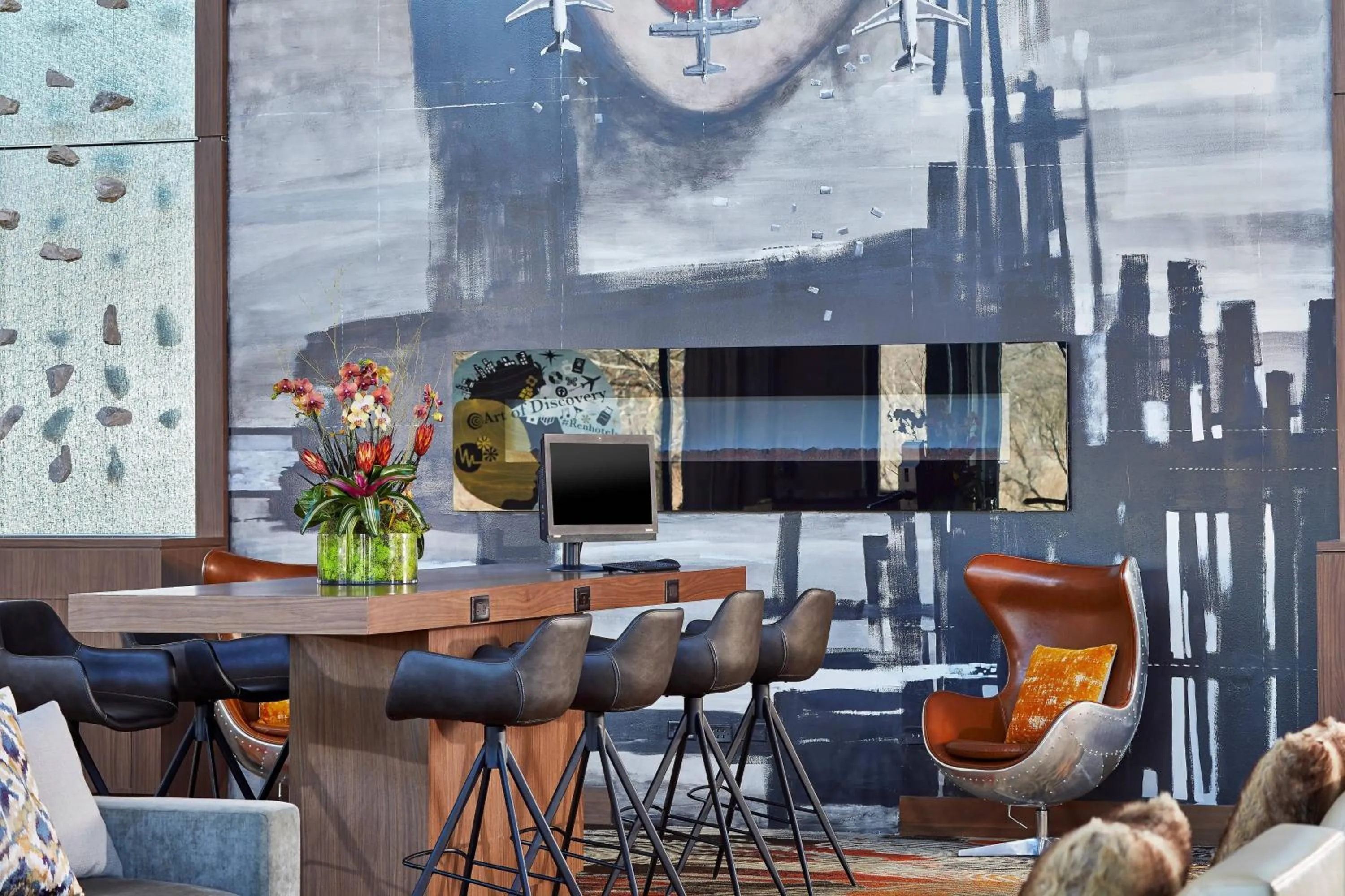 TV and multimedia in Renaissance Chicago Glenview Suites Hotel