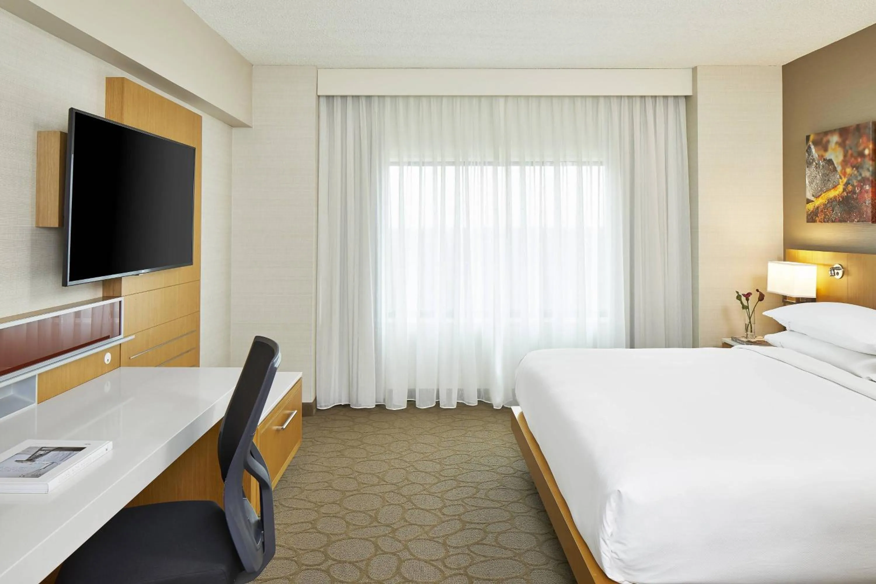 Bedroom, Bed in Renaissance Chicago Glenview Suites Hotel