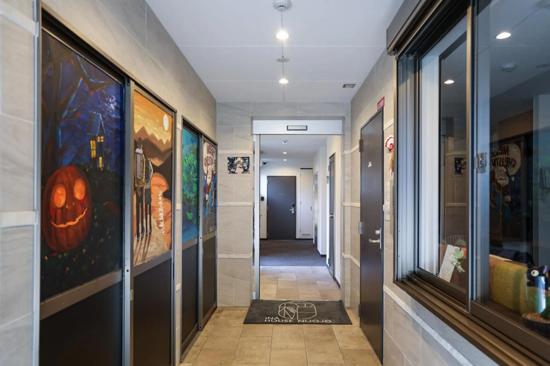 Facade/entrance in INA HOUSE Nijojo