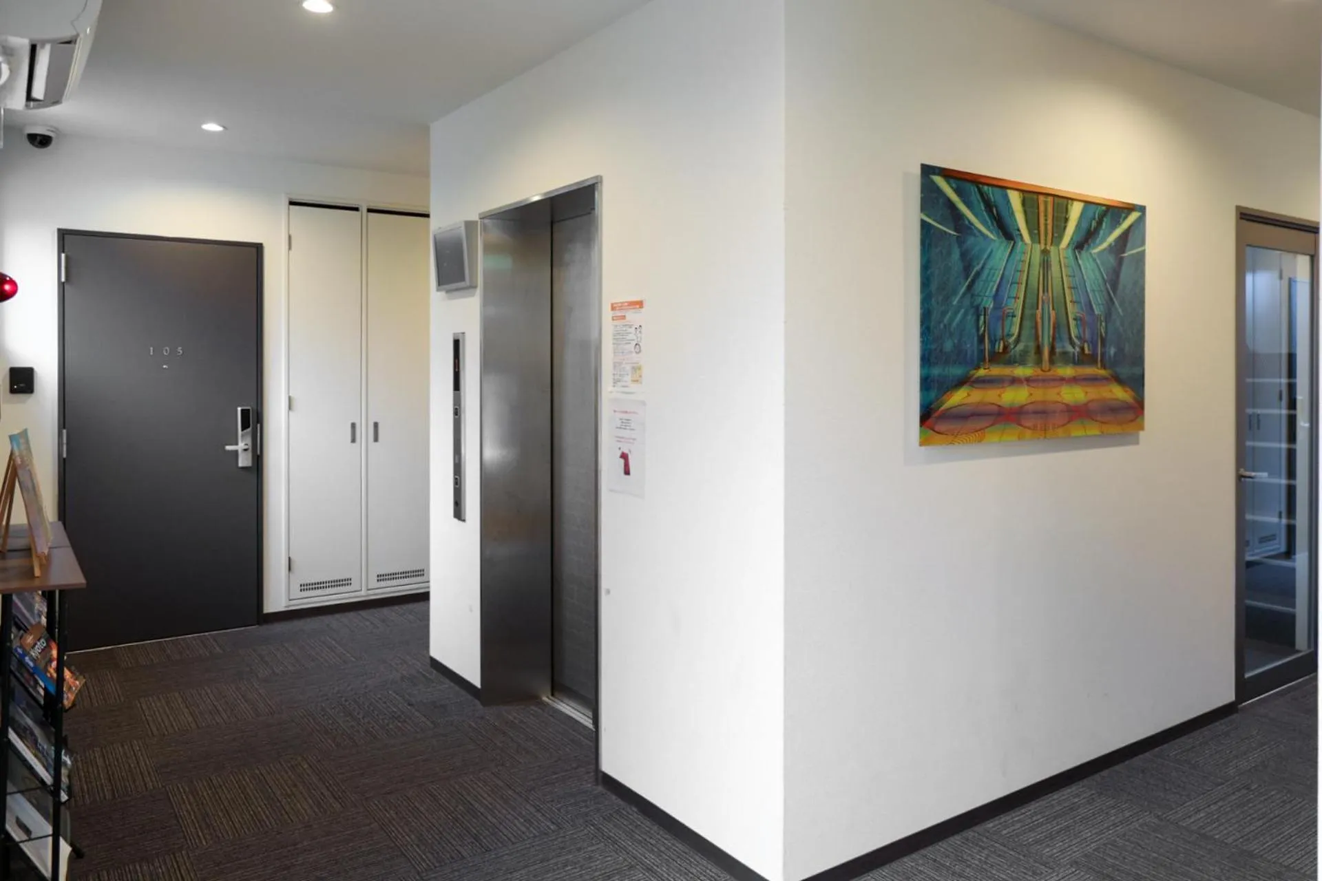 elevator in INA HOUSE Nijojo