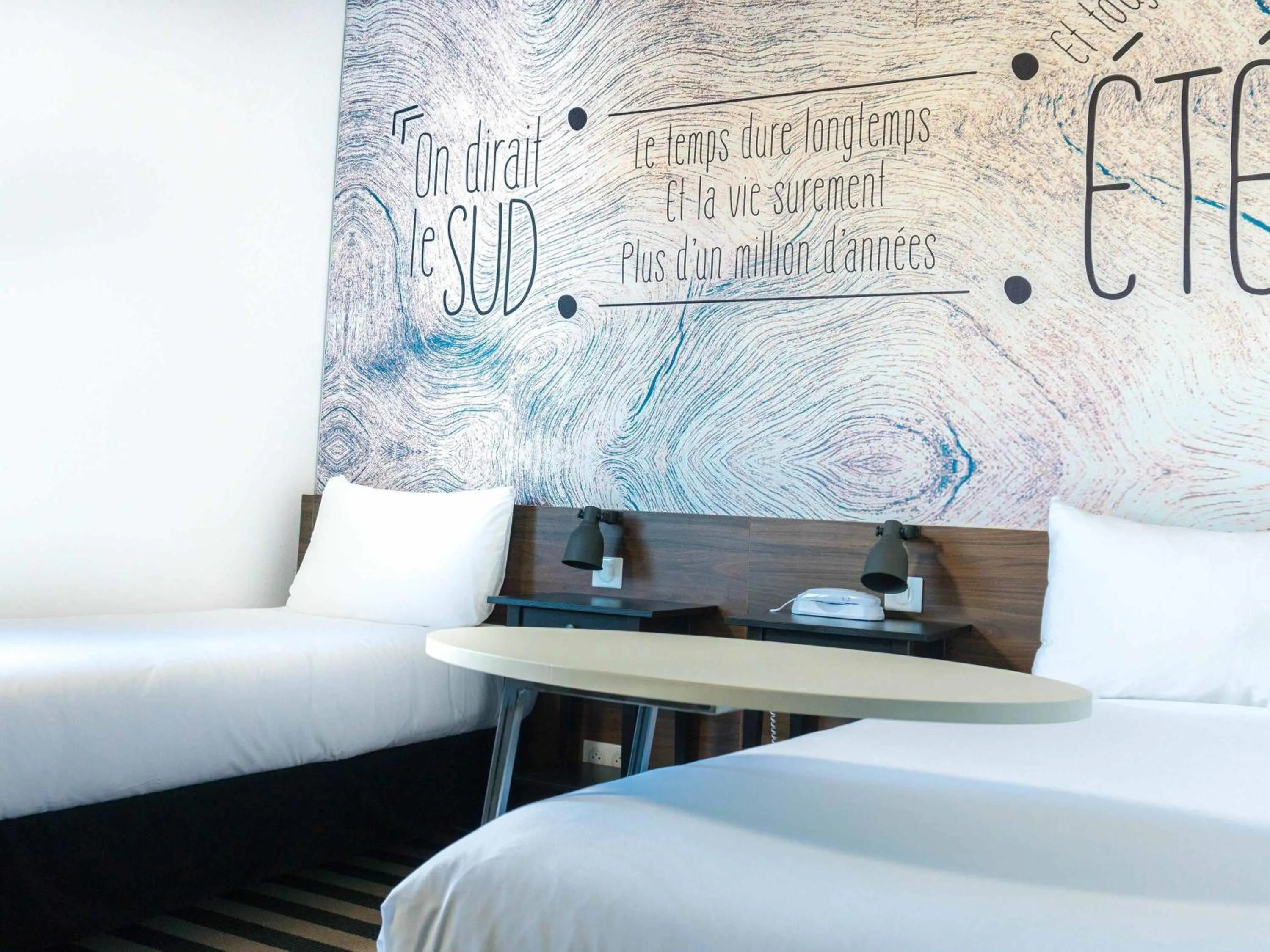 Bedroom, Bed in ibis Styles Perpignan Canet En Roussillon