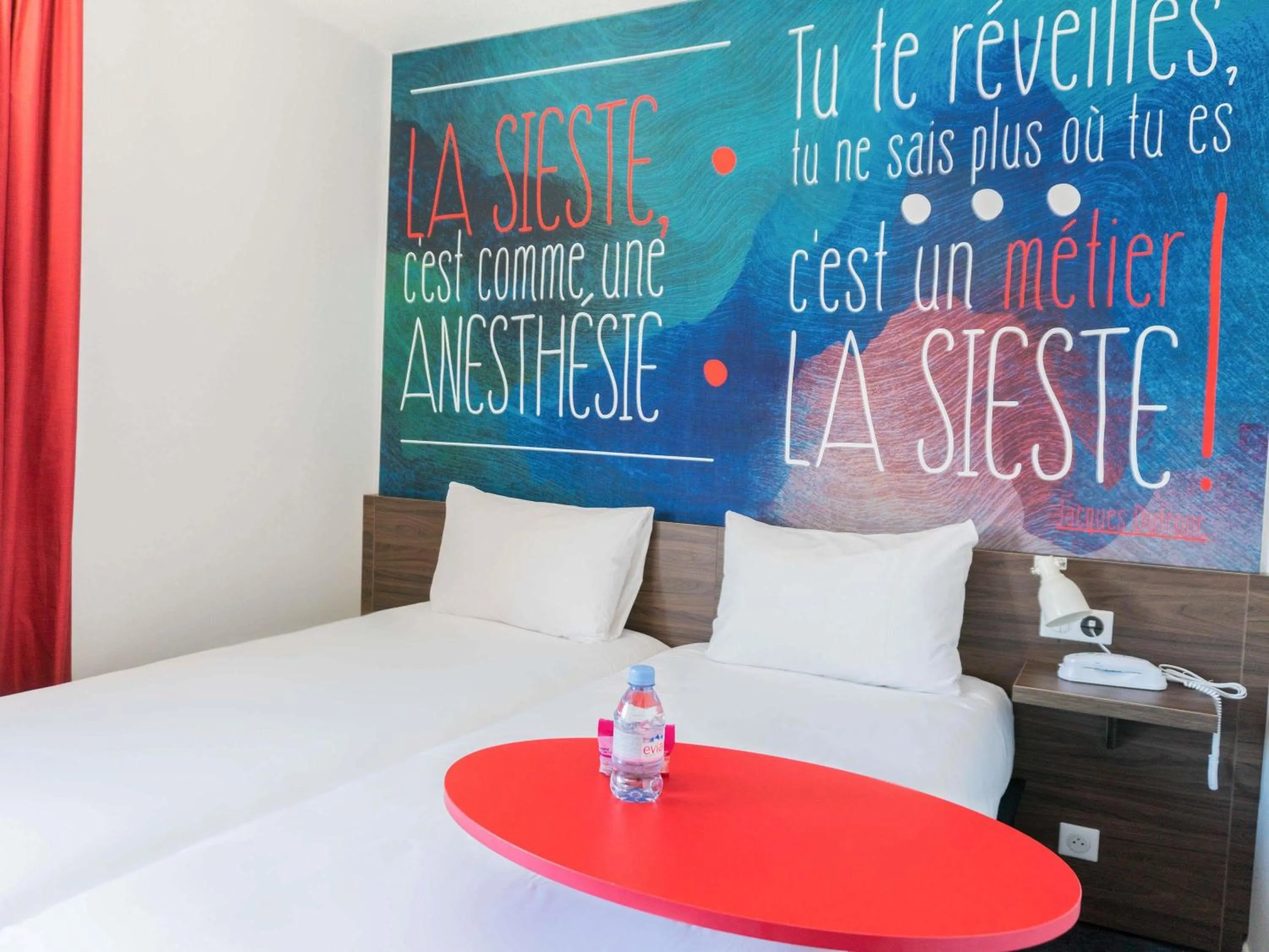 Bedroom, Bed in ibis Styles Perpignan Canet En Roussillon