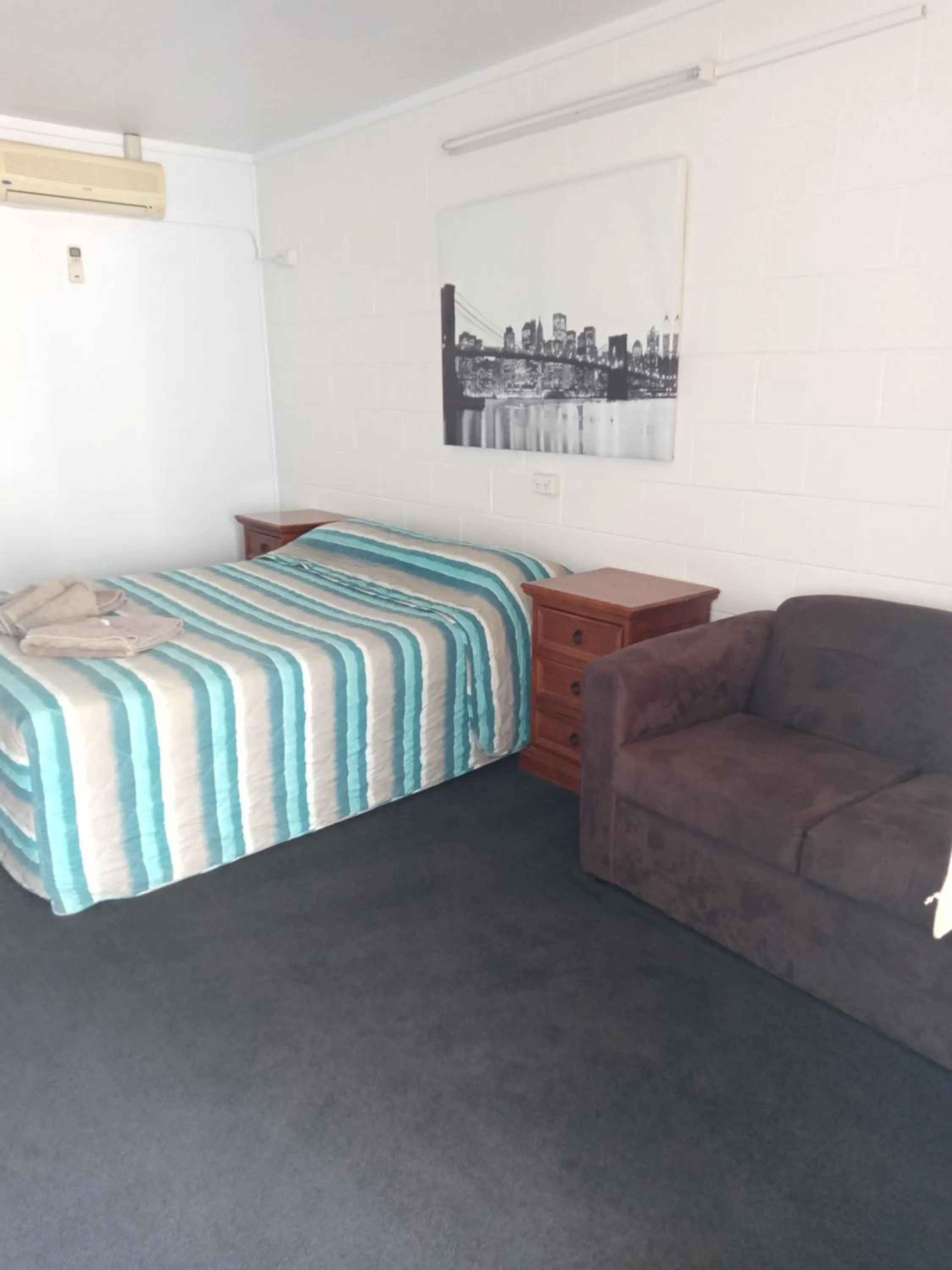 Bed in Millmerran Motel