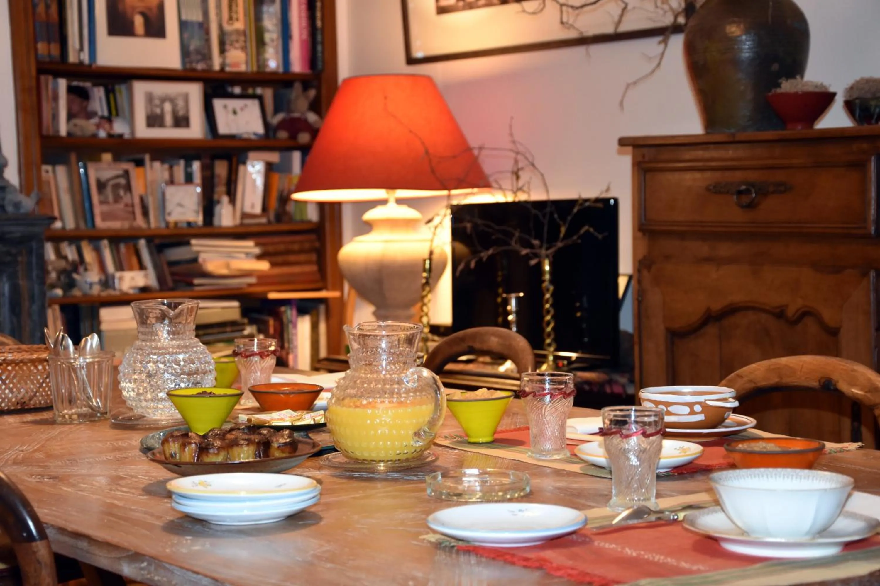 Continental breakfast in Les Hirondelles