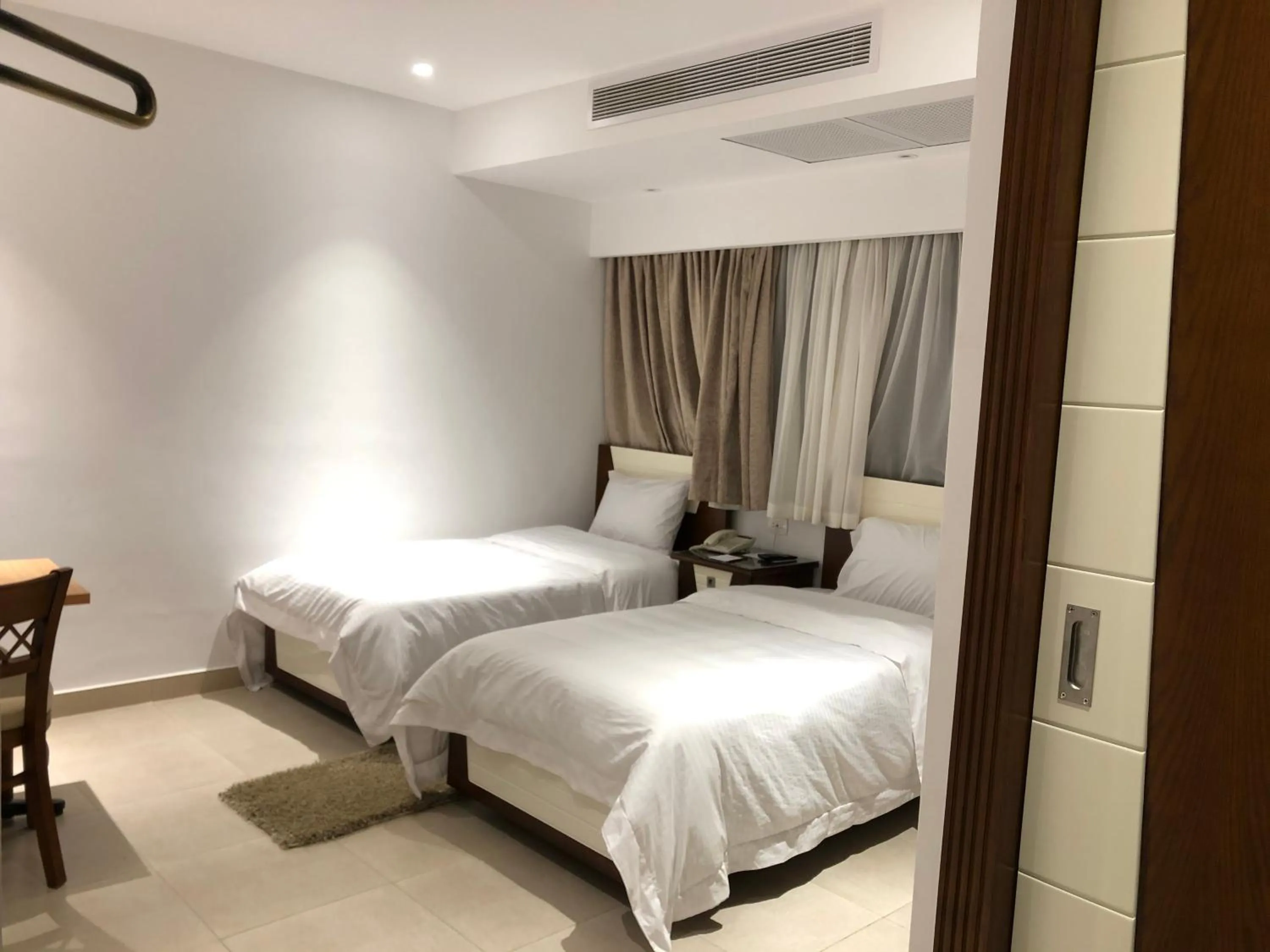 Bedroom, Bed in Maxim Hotel