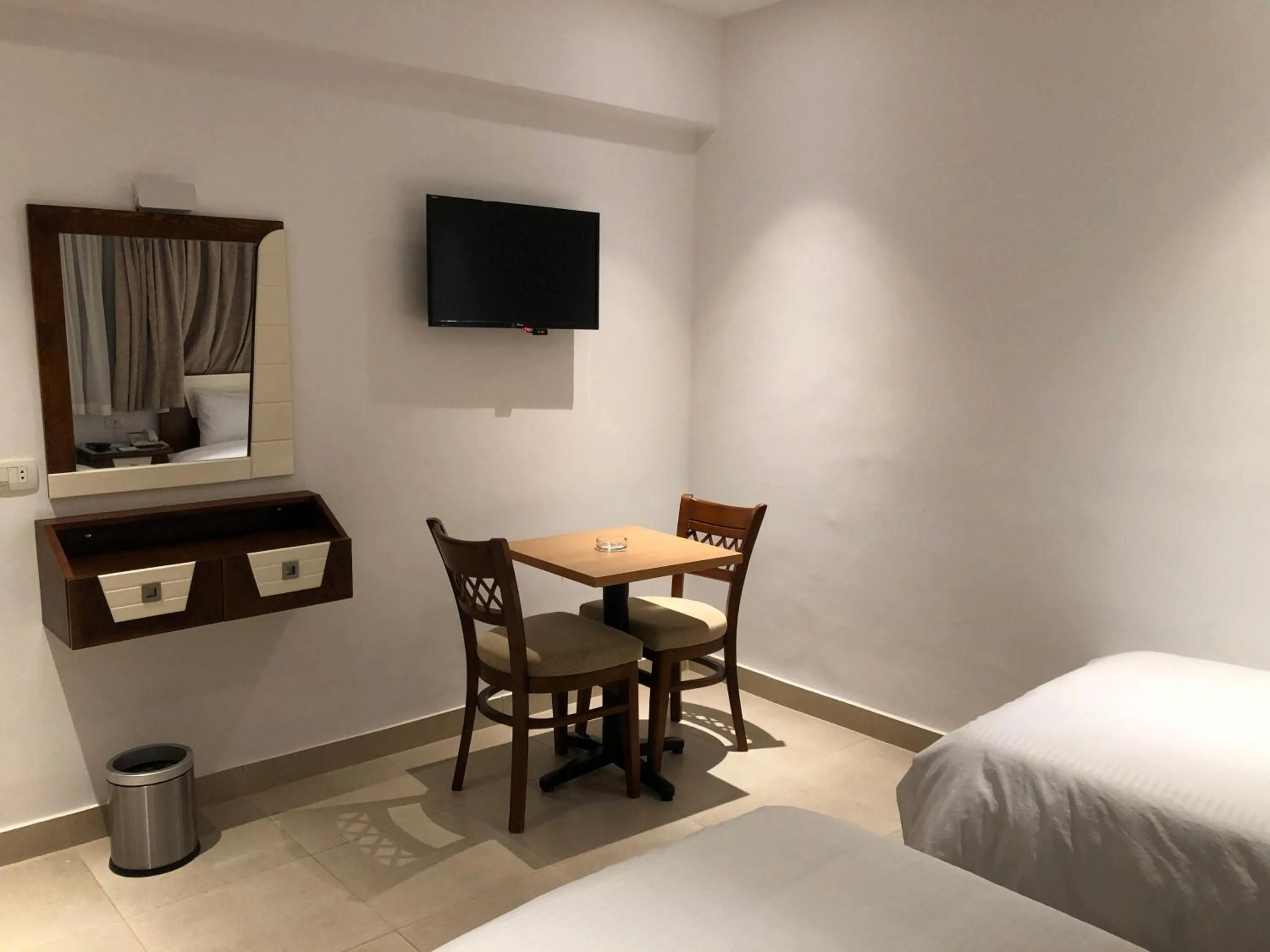 TV and multimedia, Bed in Maxim Hotel