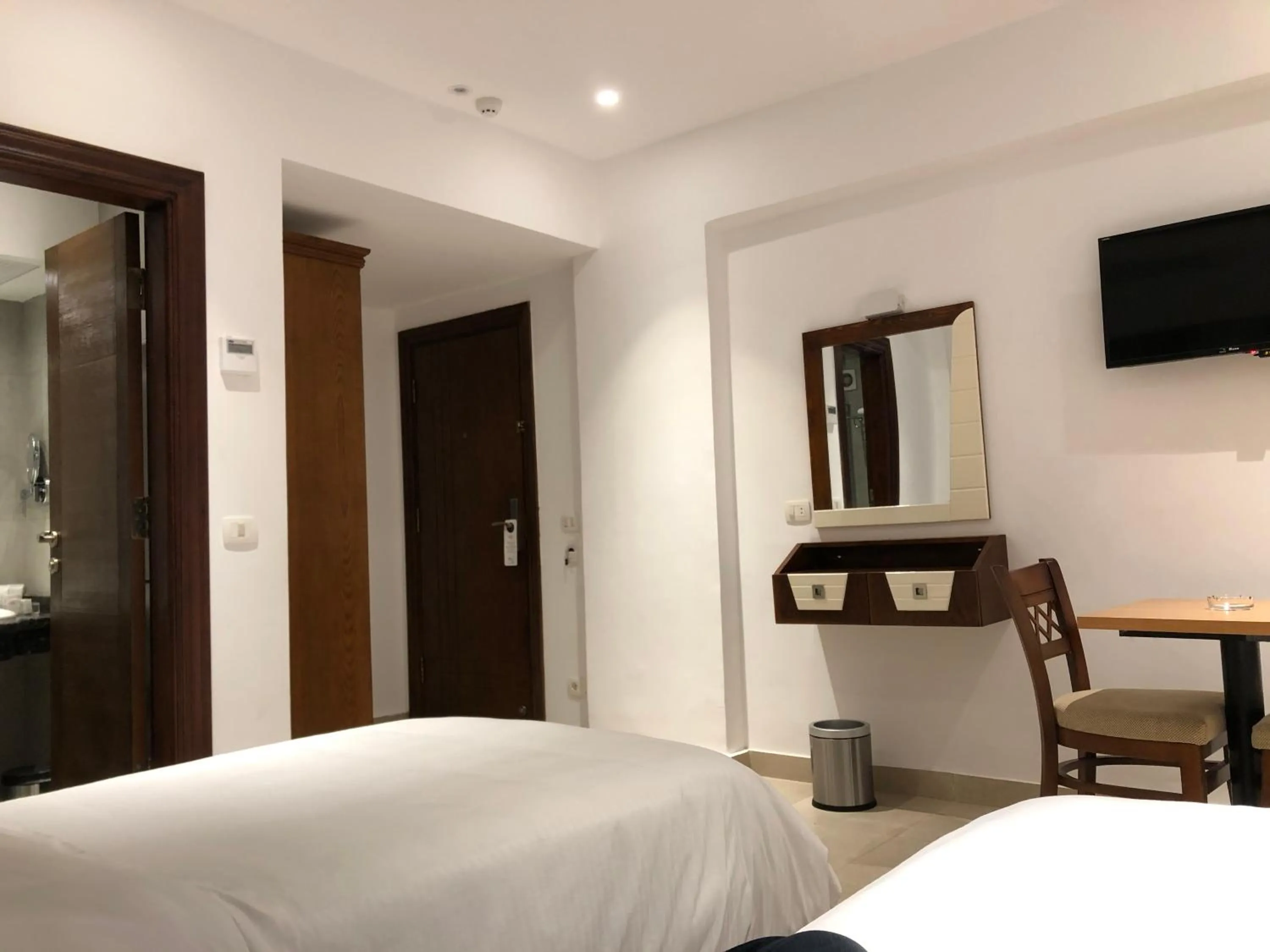 TV and multimedia, Bed in Maxim Hotel