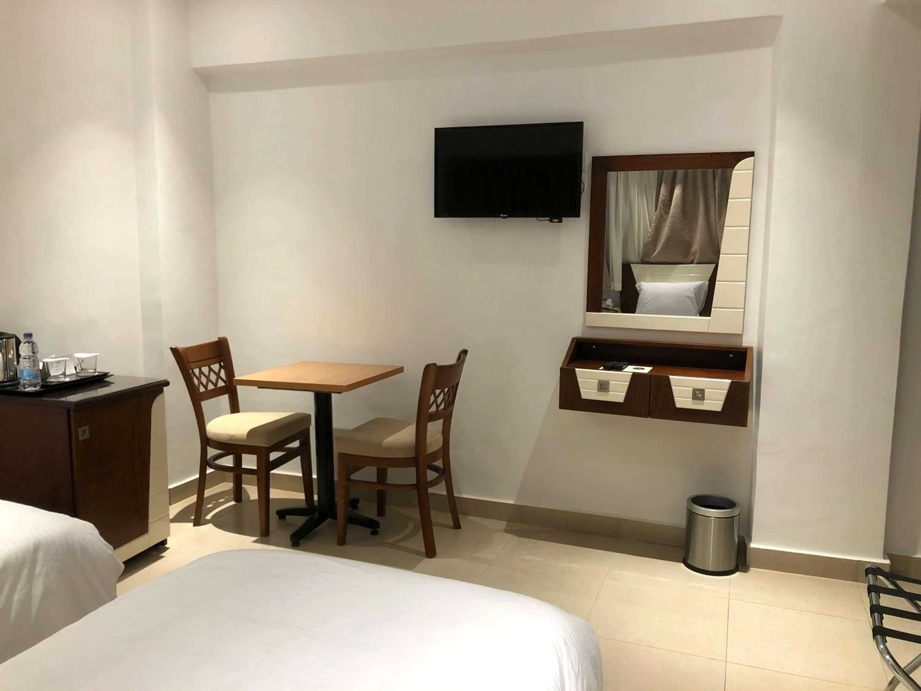 TV and multimedia, Bed in Maxim Hotel