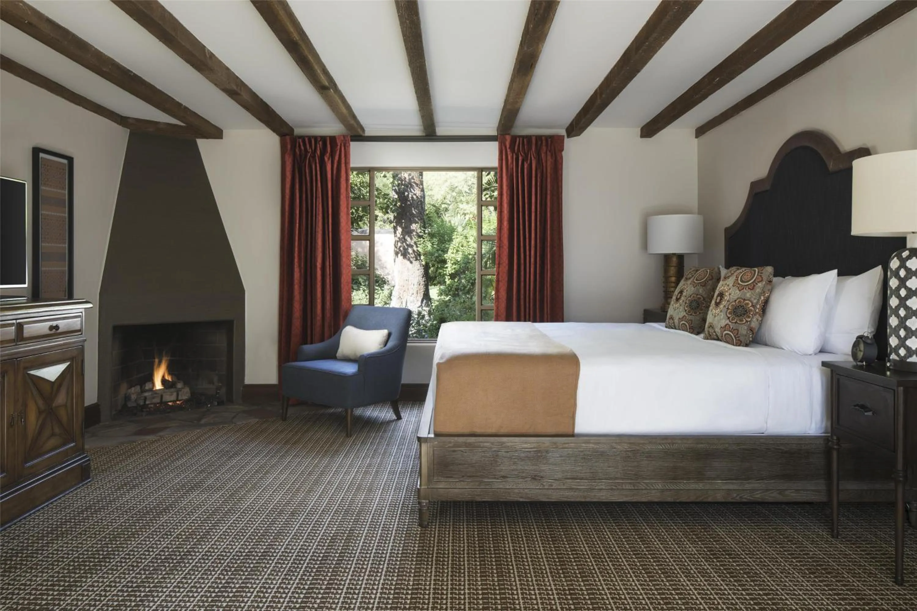 Bedroom, Bed in Royal Palms Resort and Spa, part of Hyatt