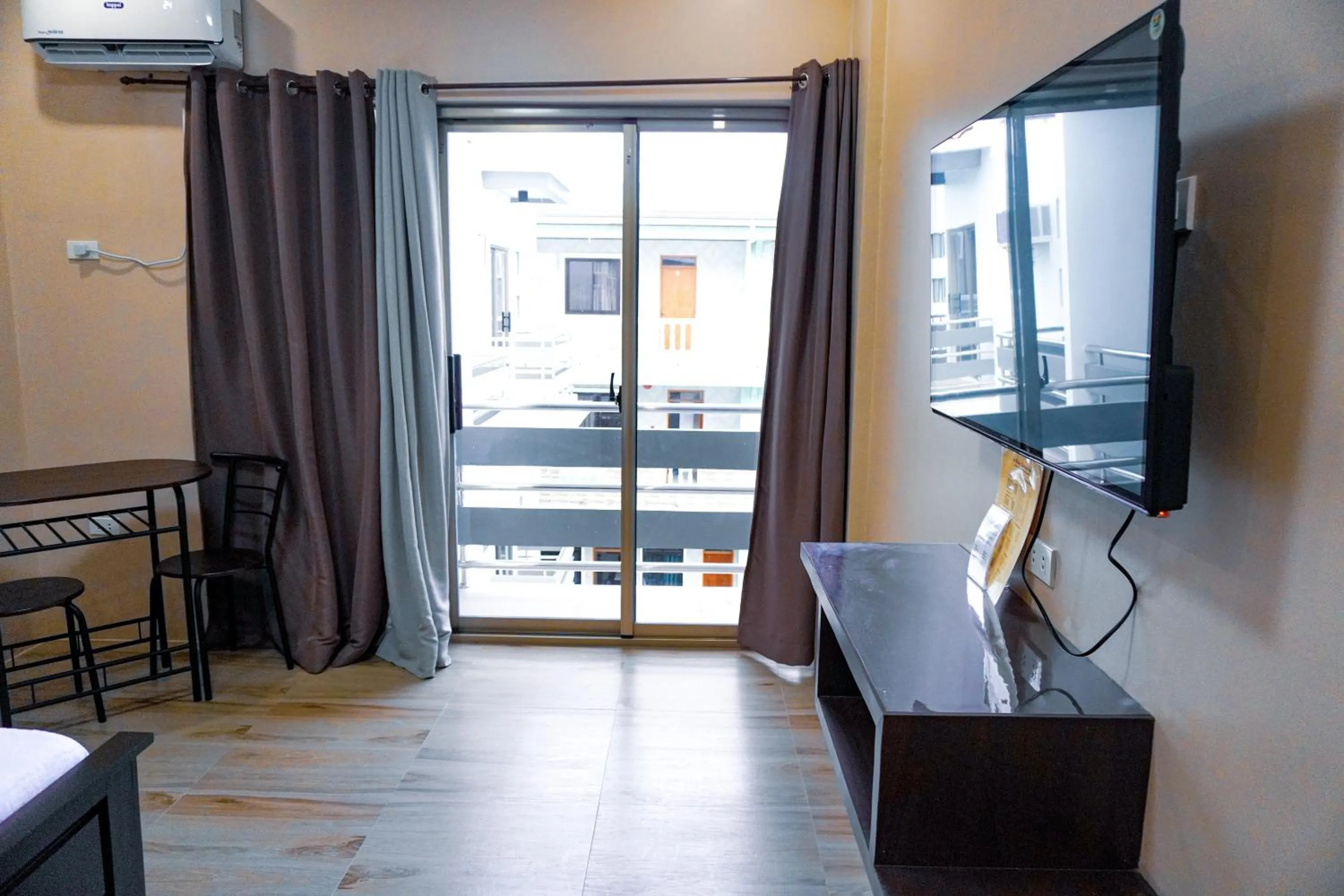 Living room, Bed in The Mang-Yan Grand Hotel powered by Cocotel