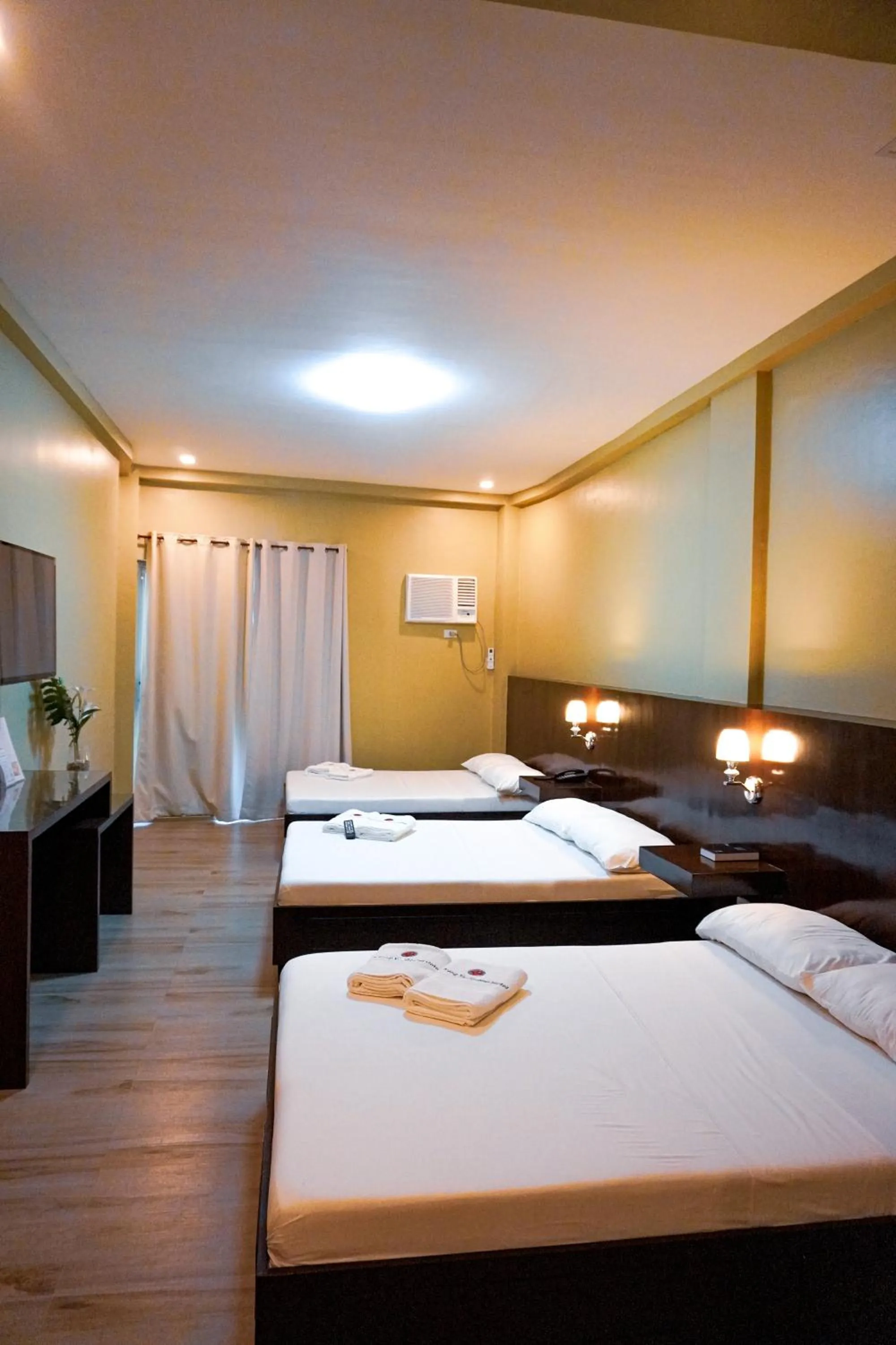 Photo of the whole room, Bed in The Mang-Yan Grand Hotel powered by Cocotel