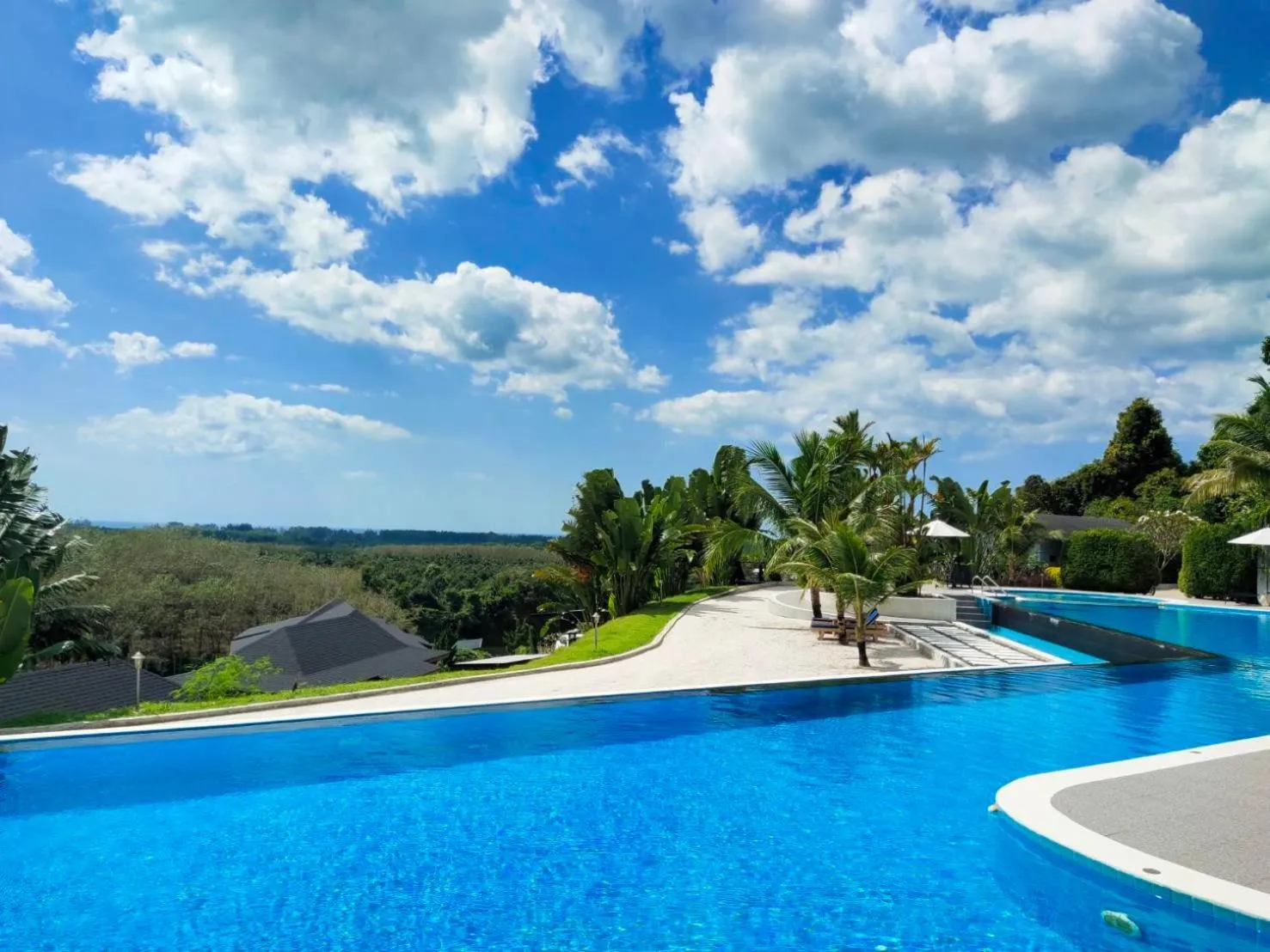 Swimming pool in Khaolak Blue Sky Villa