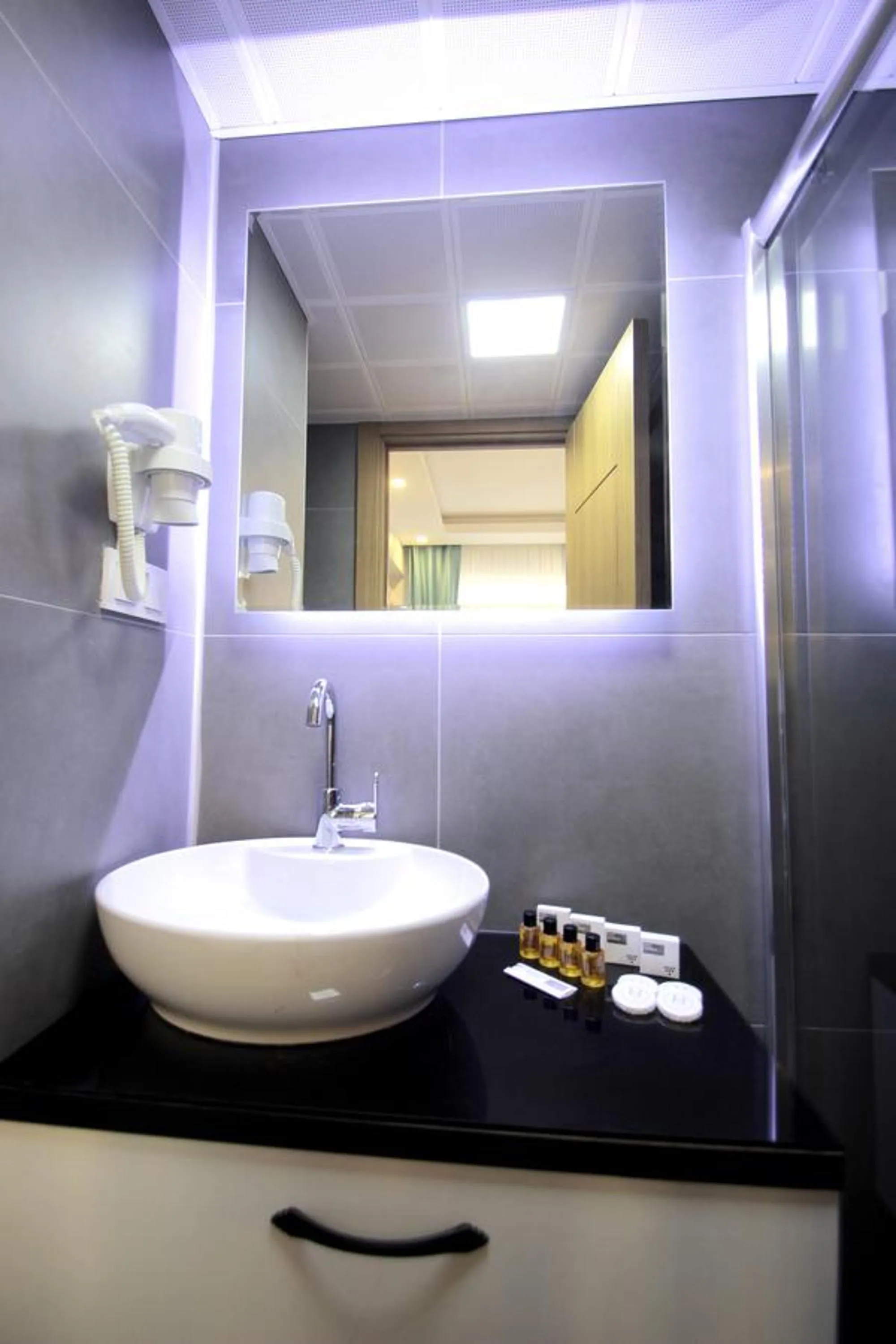 Bathroom in Hira Hotel