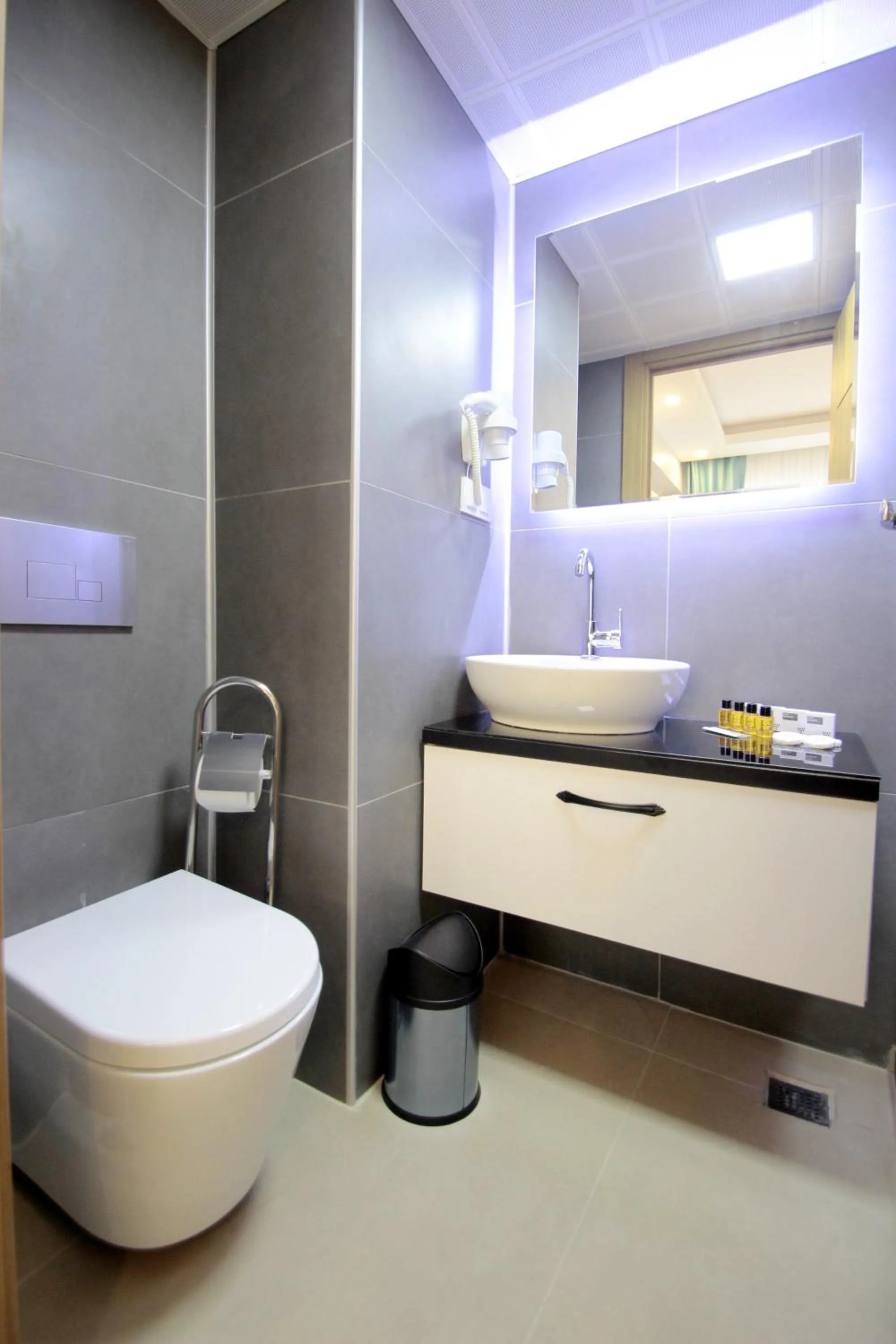 Bathroom in Hira Hotel