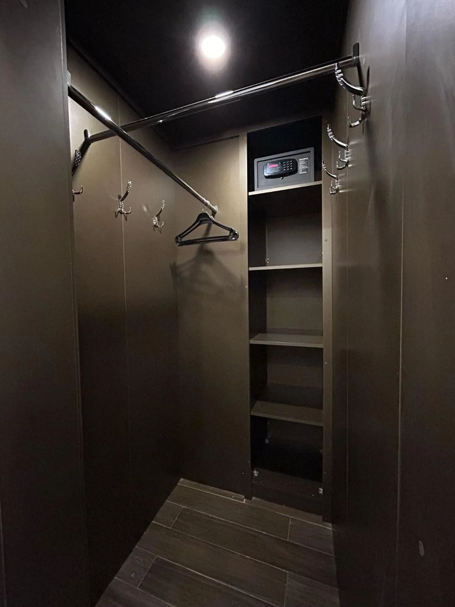 wardrobe in Hira Hotel