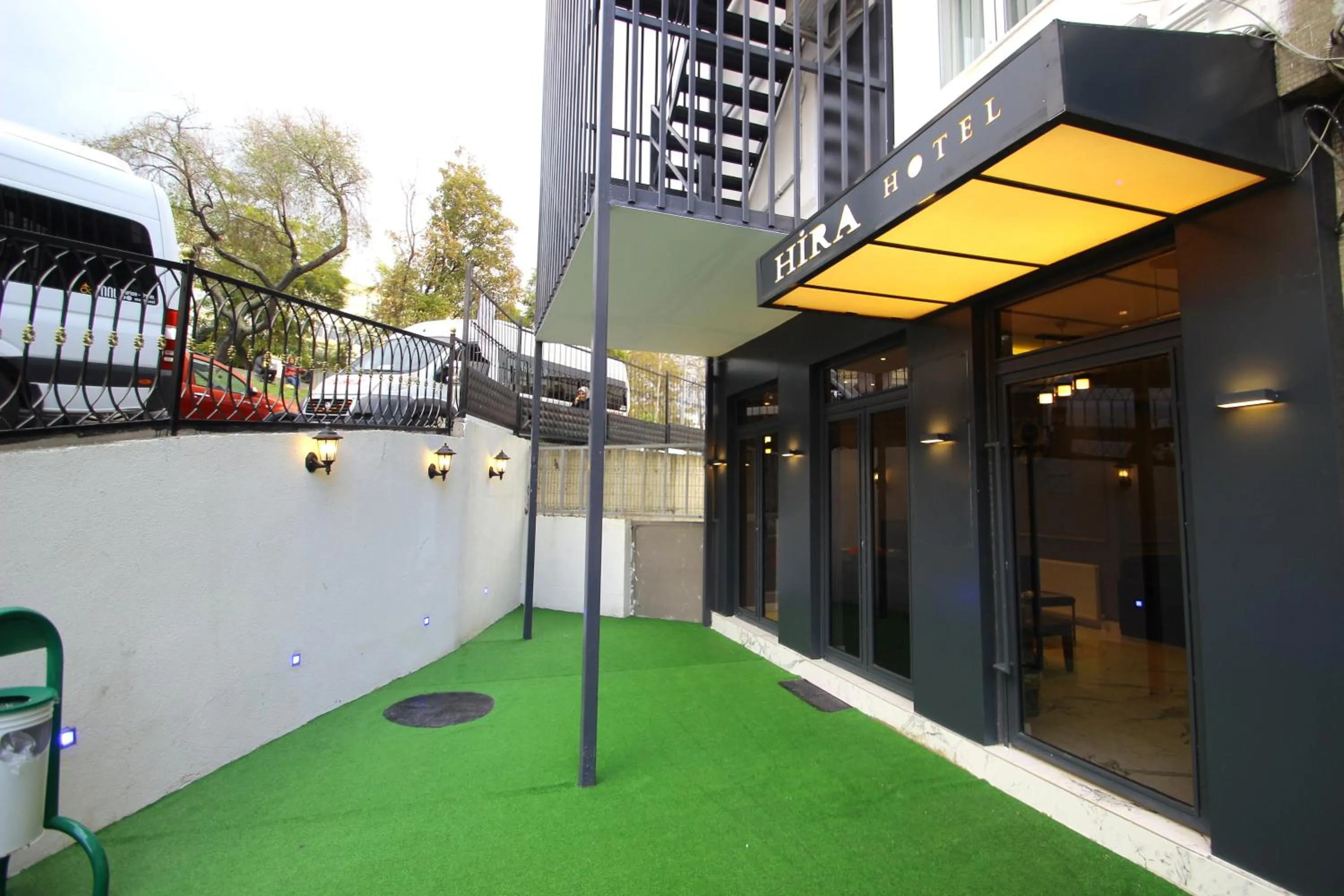 Facade/entrance in Hira Hotel