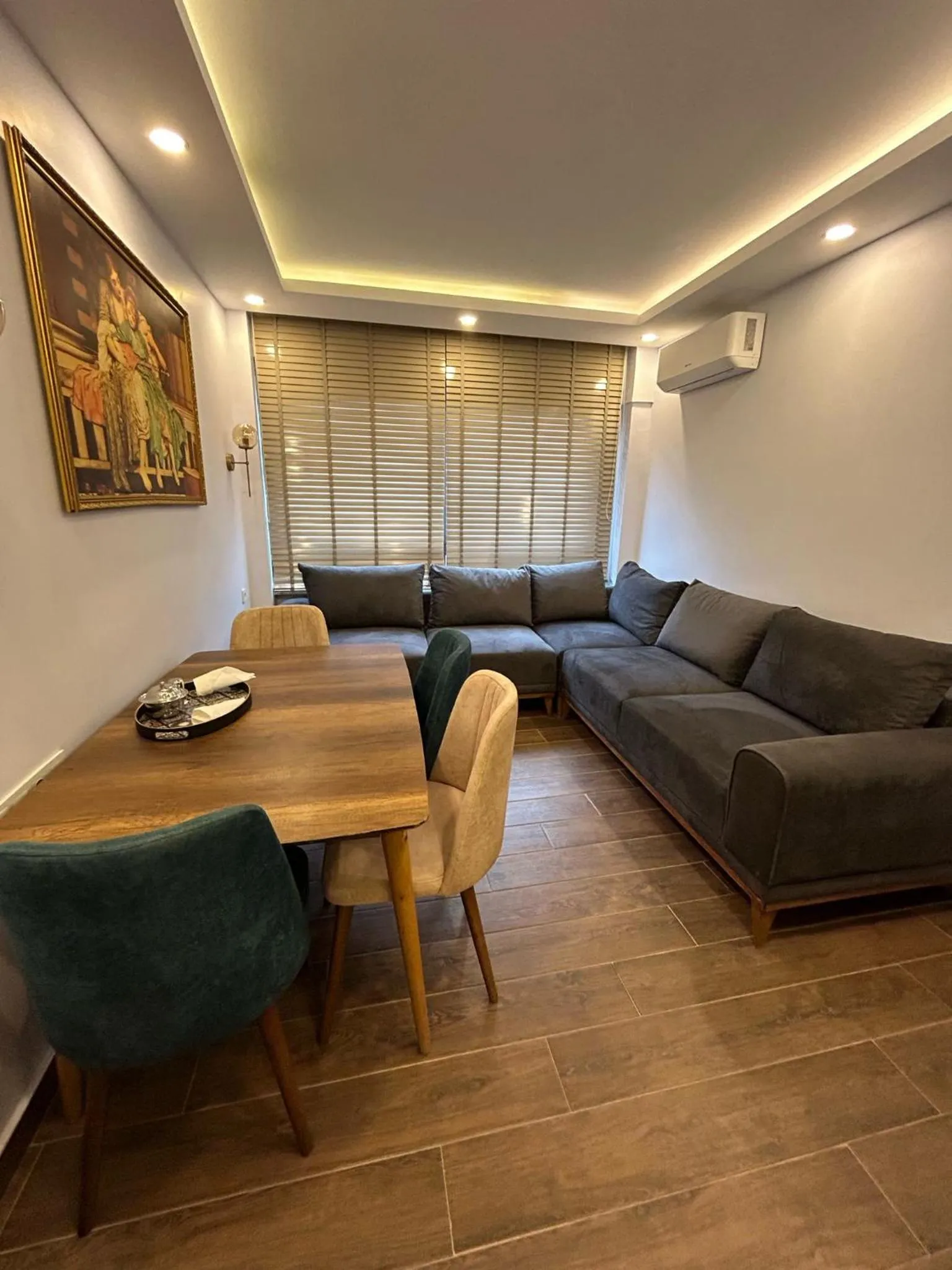 Living room in Hira Hotel