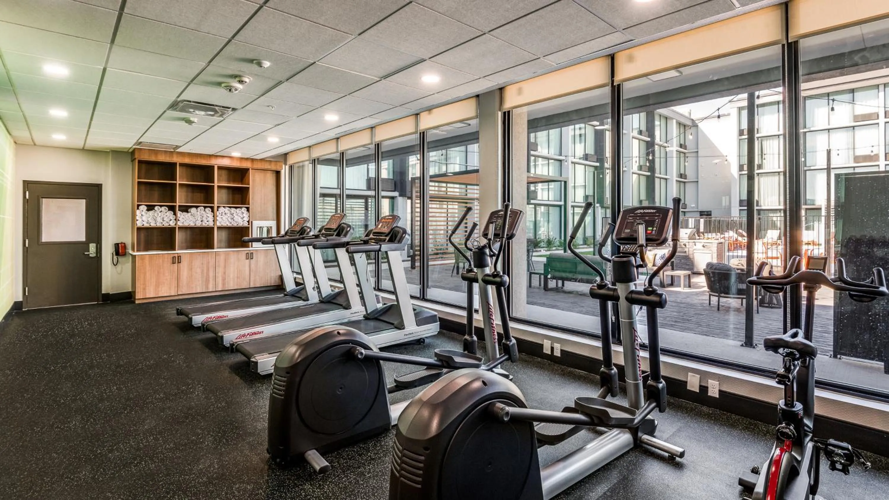 Fitness centre/facilities in Staybridge Suites Dallas Market Ctr Love Field by IHG