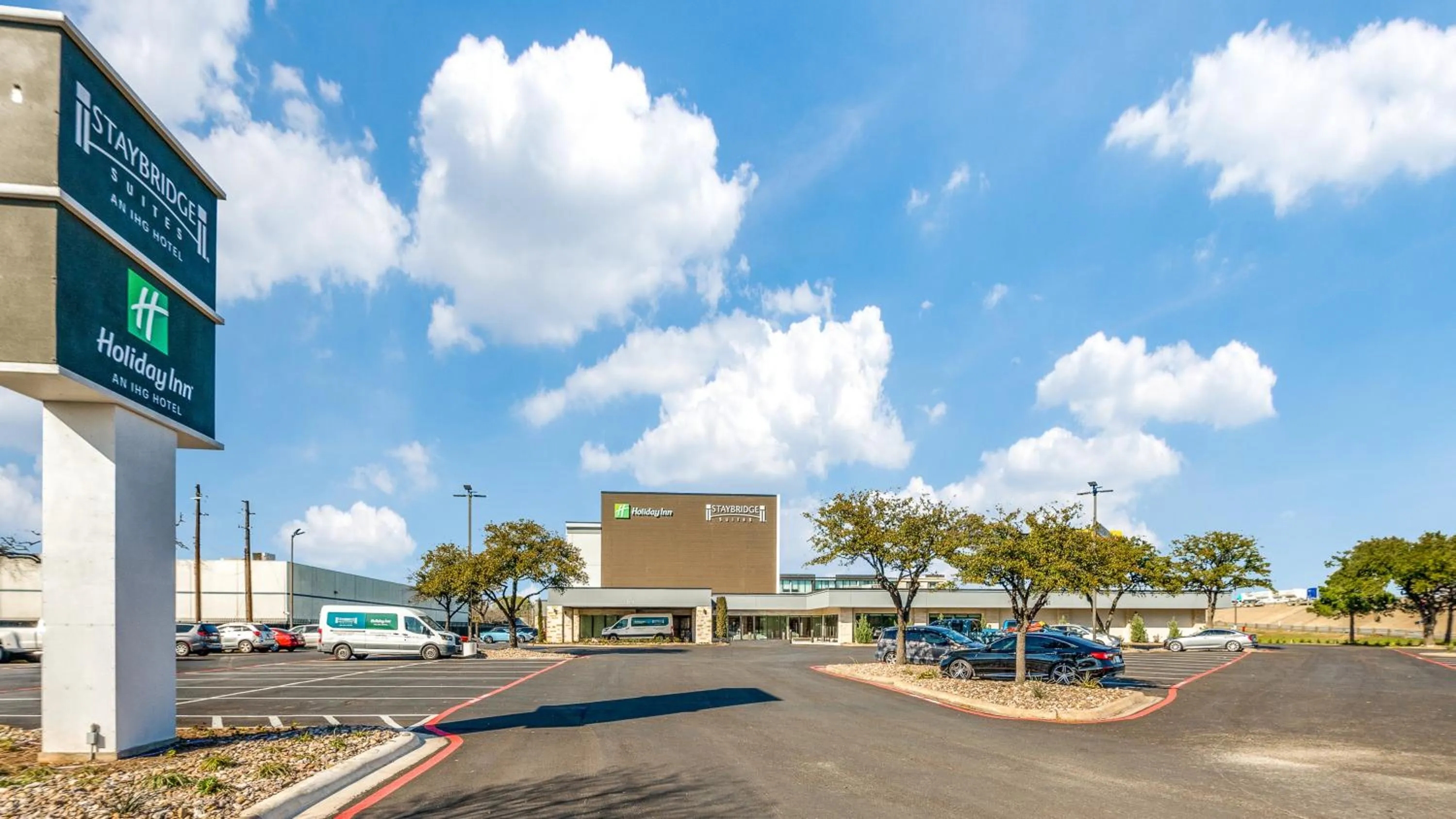 Property building in Staybridge Suites Dallas Market Ctr Love Field by IHG