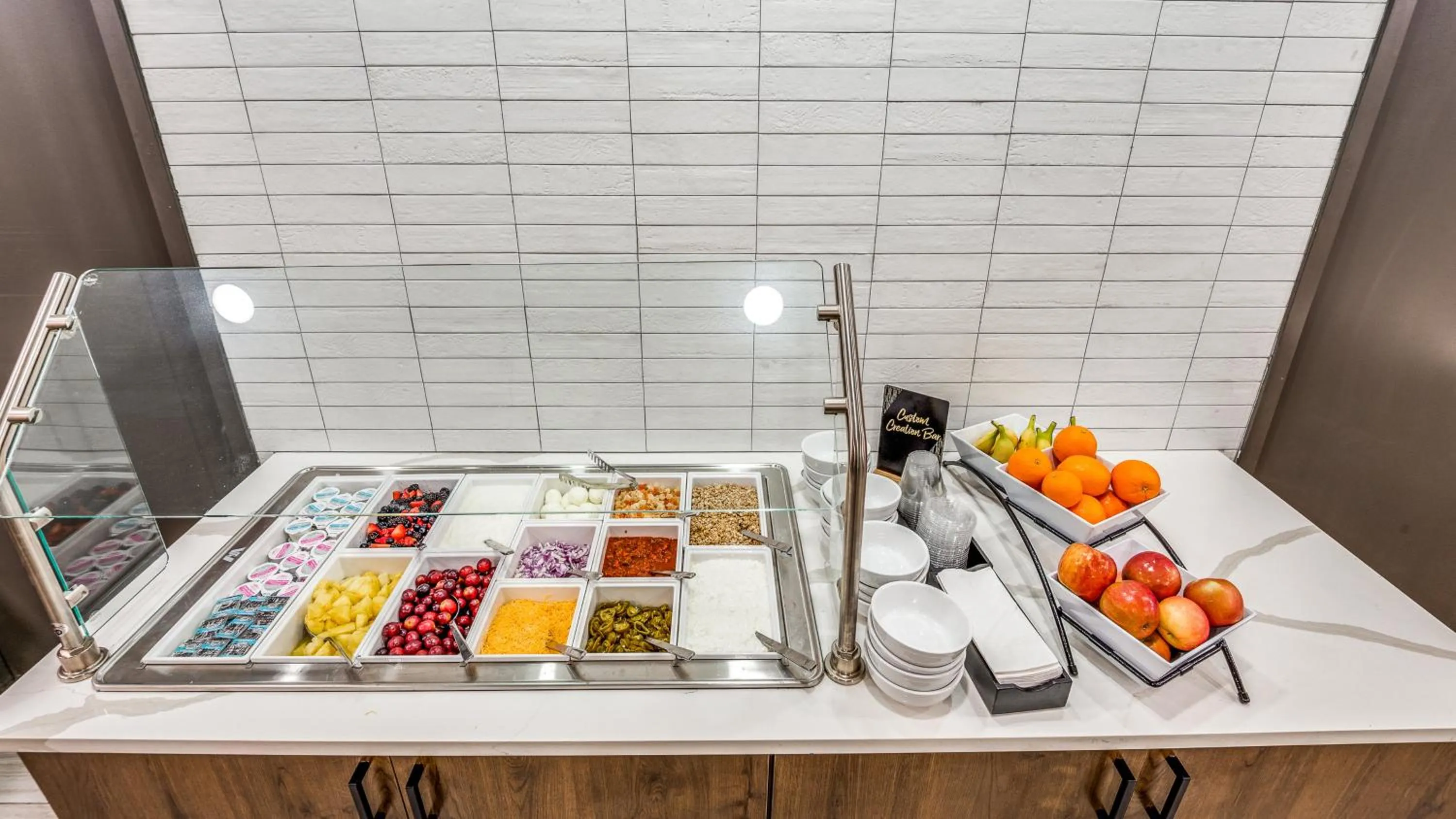 Restaurant/places to eat in Staybridge Suites Dallas Market Ctr Love Field by IHG