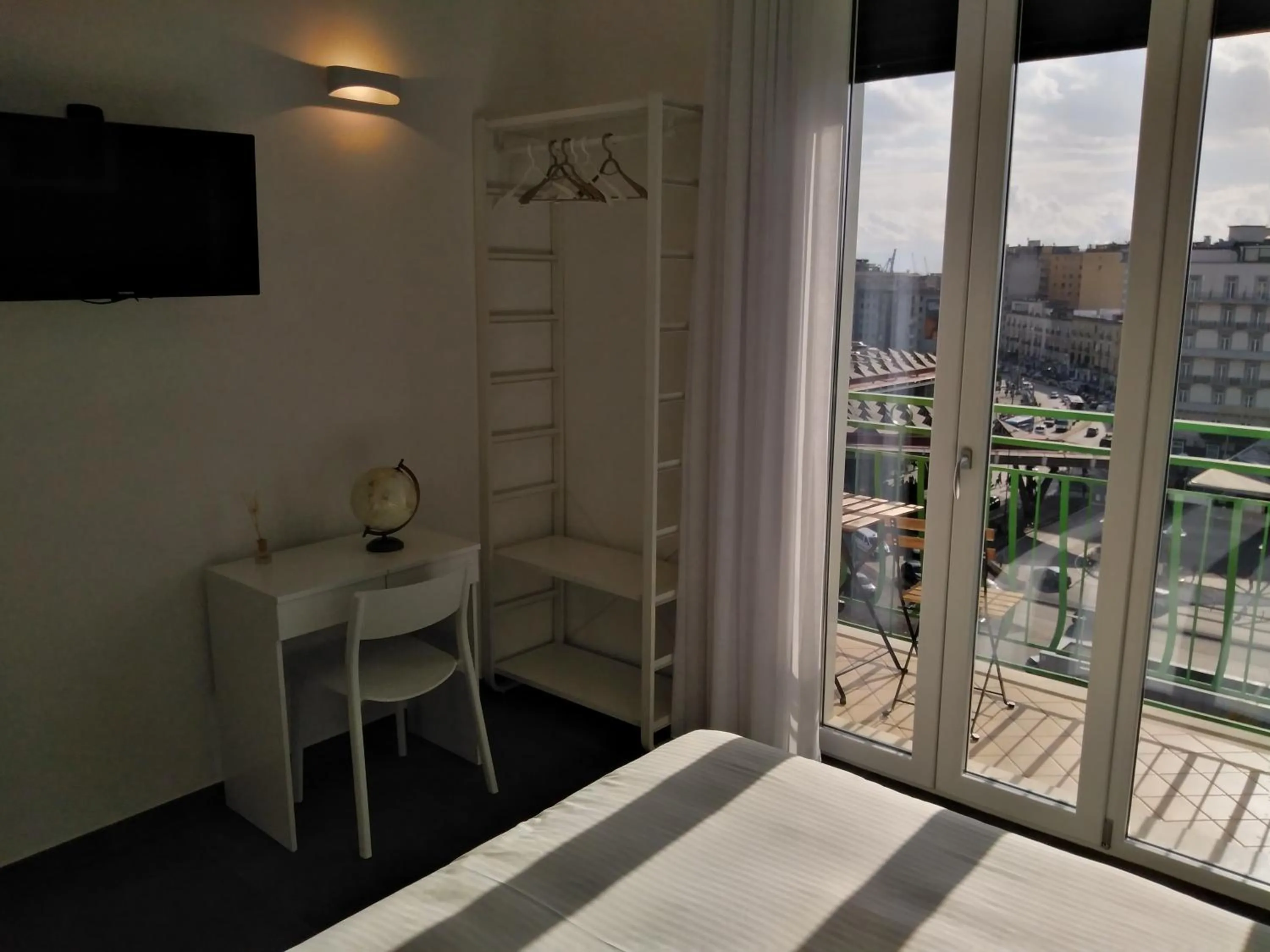 Delia Rooms & Gallery