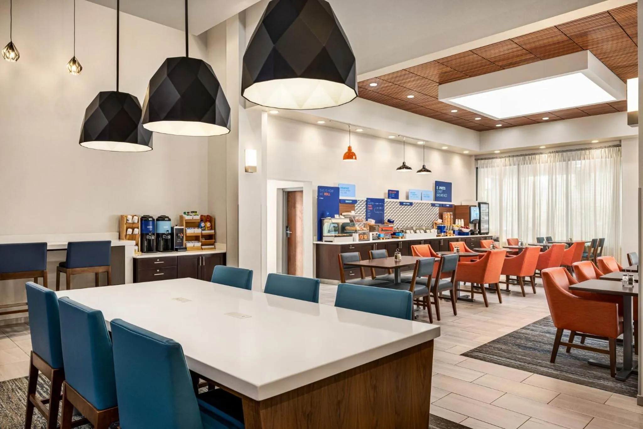 Restaurant/places to eat in Holiday Inn Express Hotel & Suites Indianapolis W - Airport Area by IHG
