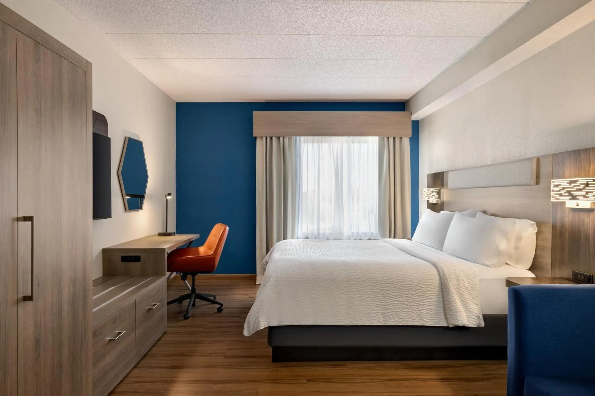 Photo of the whole room, Bed in Holiday Inn Express Hotel & Suites Indianapolis W - Airport Area by IHG