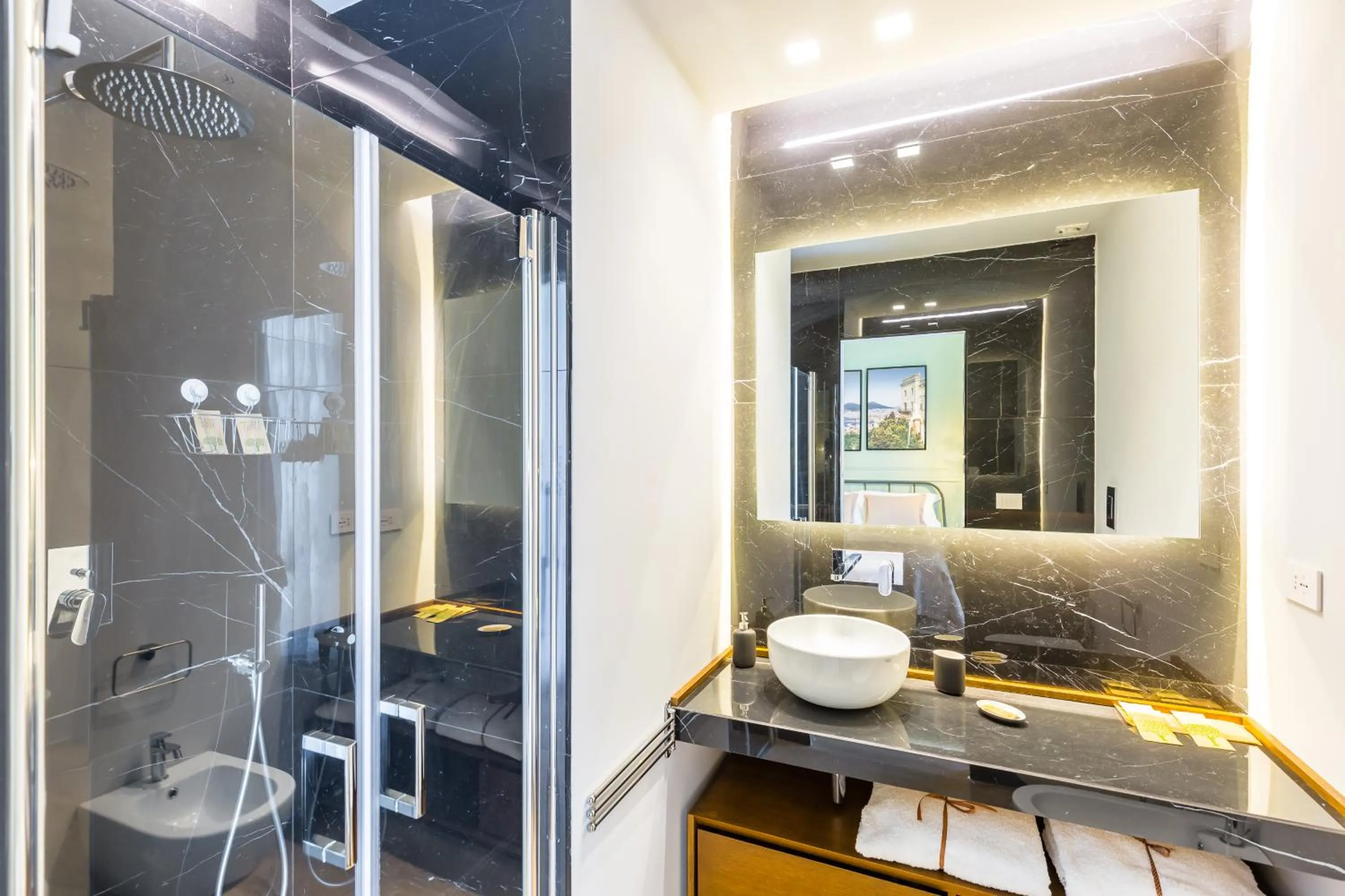 Shower in B&B Civico 33