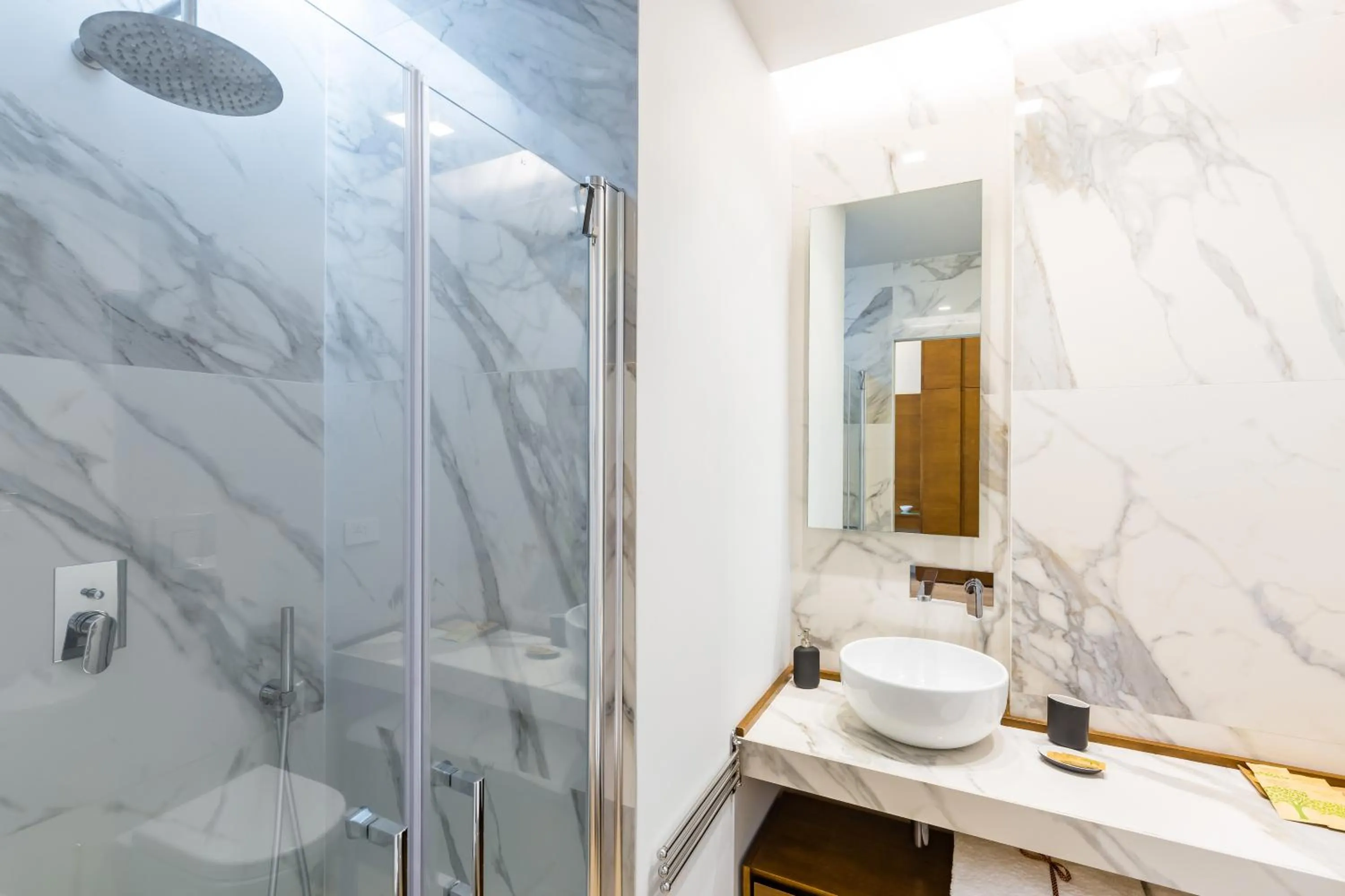 Shower in B&B Civico 33