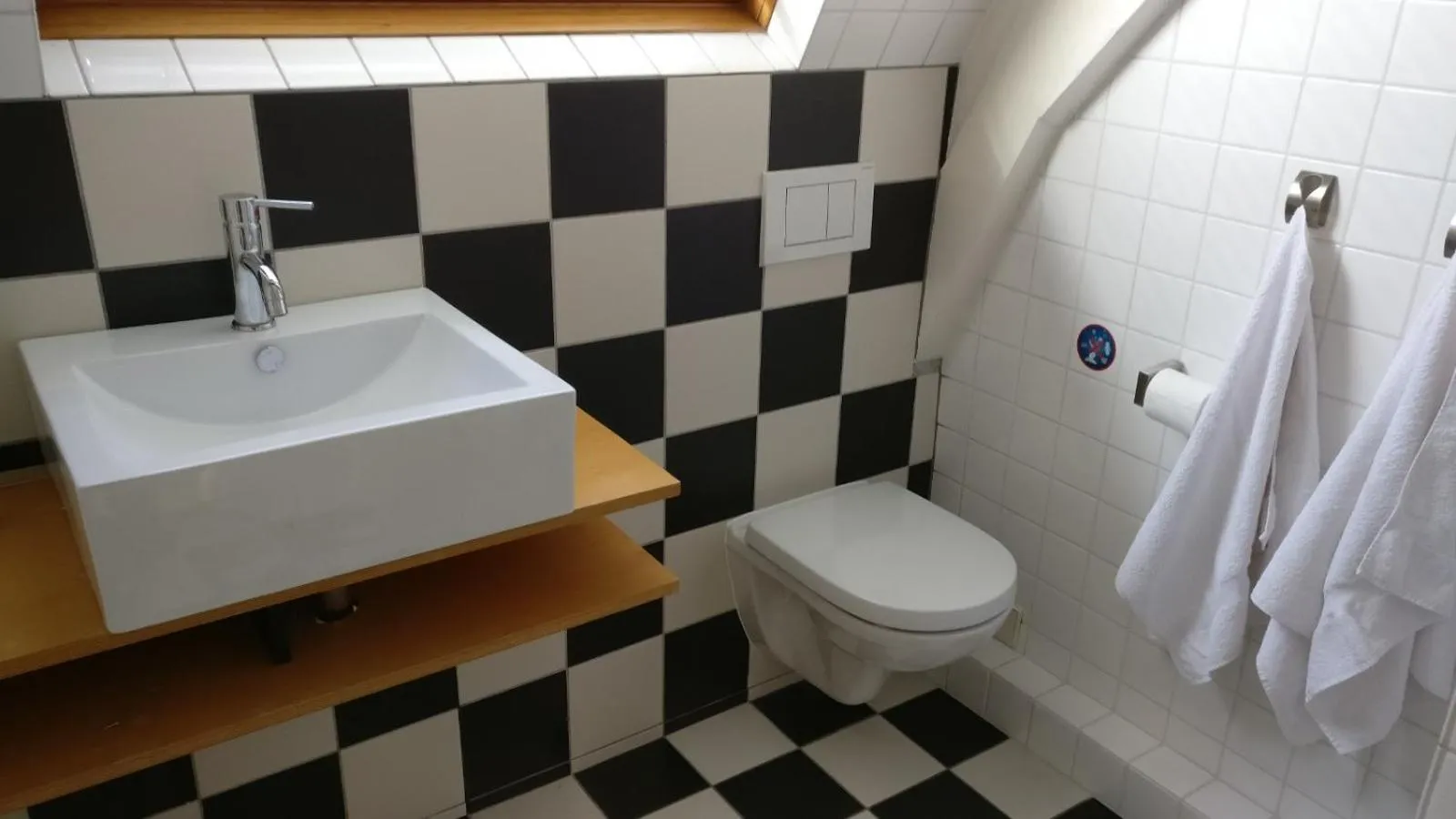 Bathroom in B&B Hart van Leiden