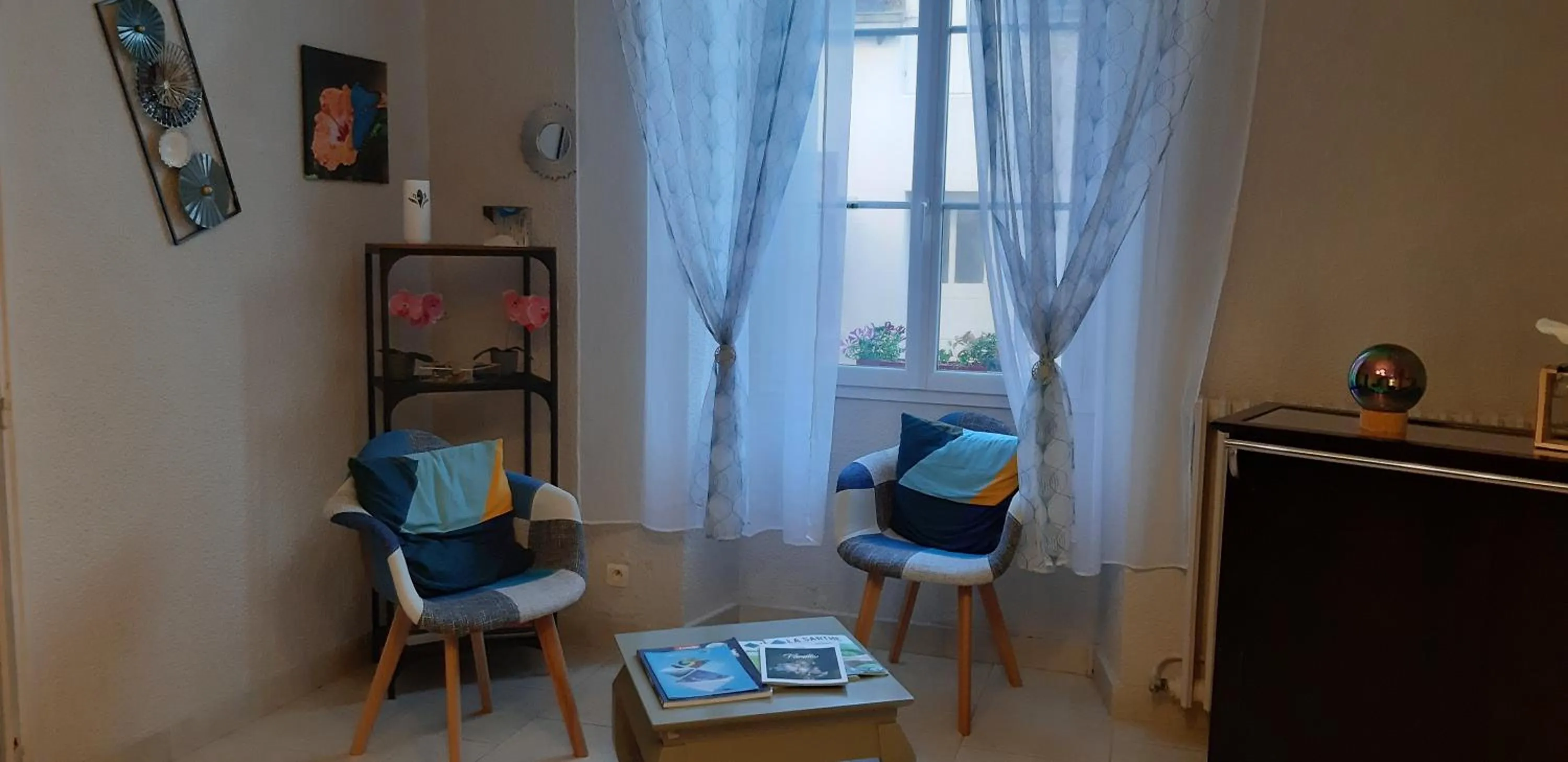 Living room in Hotel Saint François Précigné Soirée étape sur demande Proche Sablé-sur-Sarthe