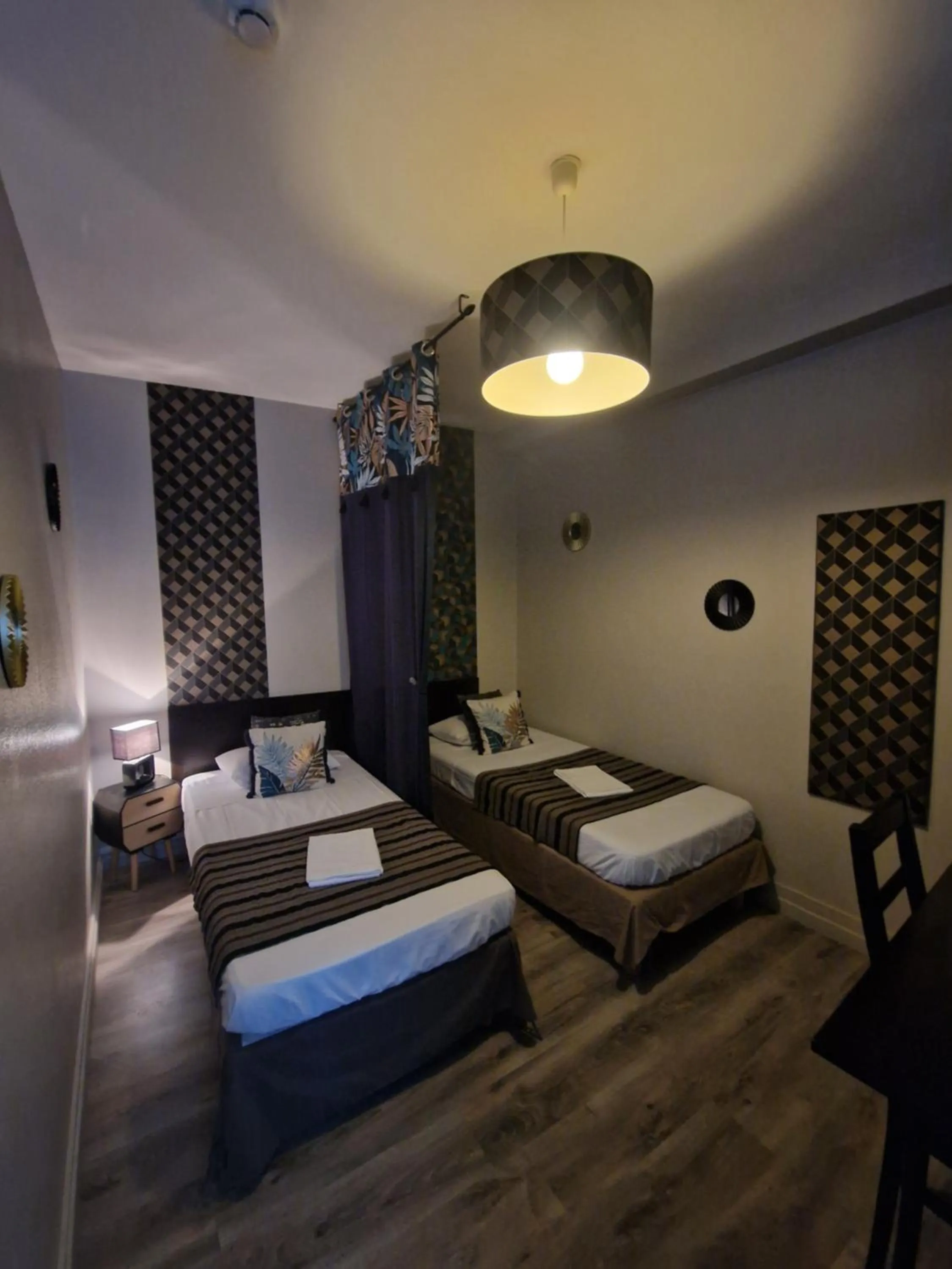 Bed in Hotel Saint François Précigné Soirée étape sur demande Proche Sablé-sur-Sarthe