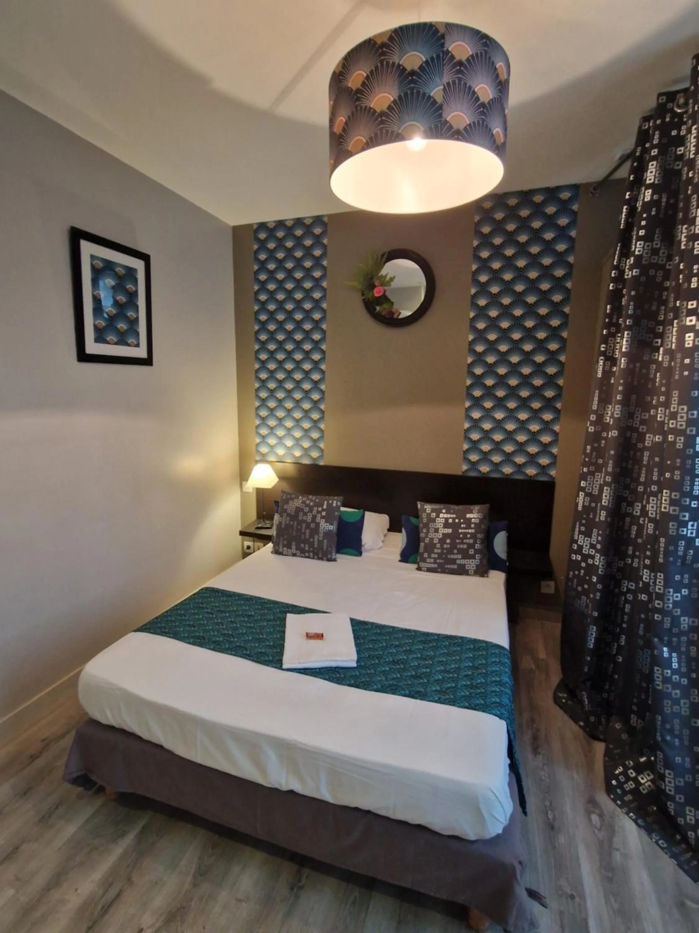 Bed in Hotel Saint François Précigné Soirée étape sur demande Proche Sablé-sur-Sarthe