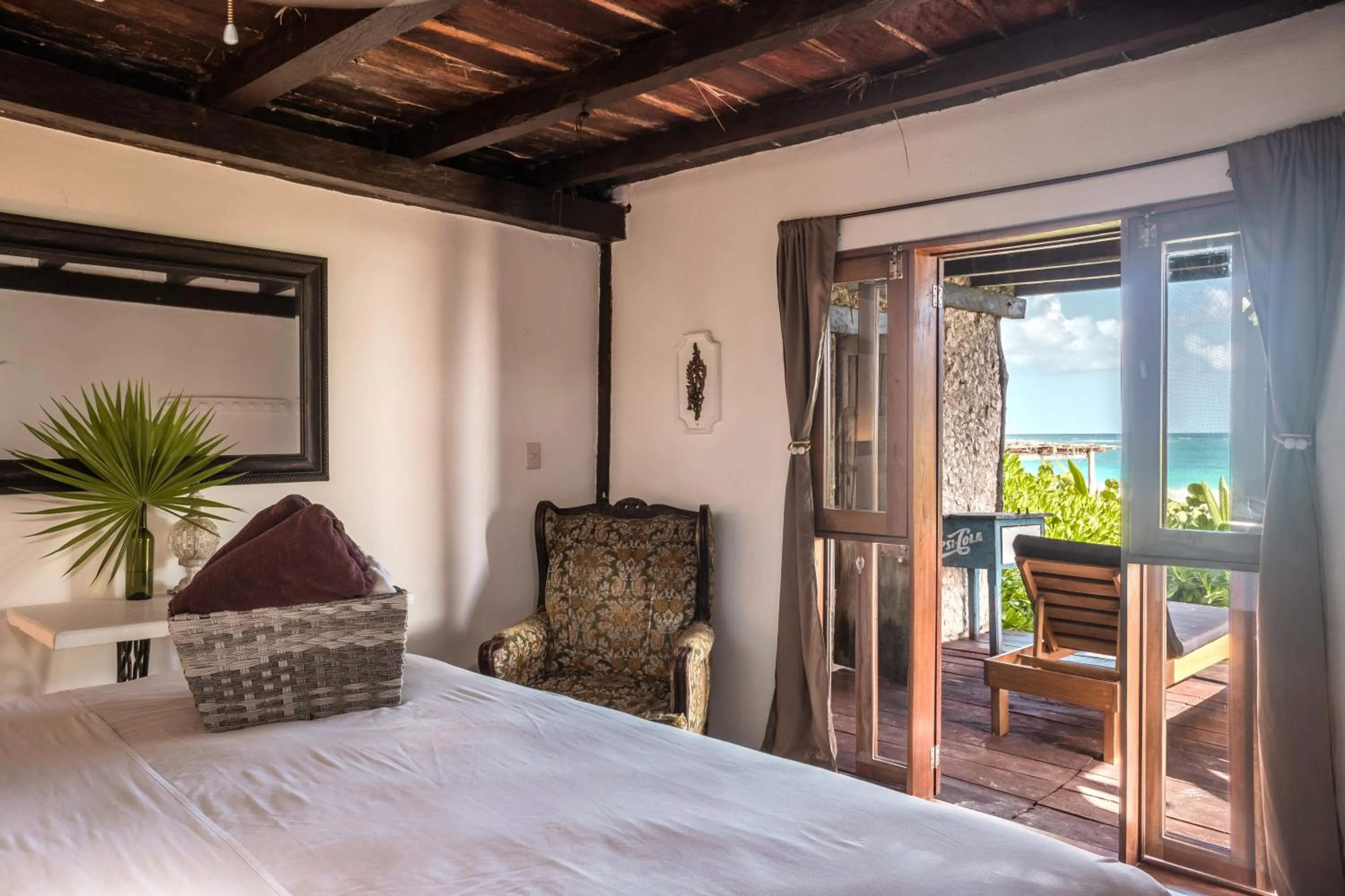 Bed in Playa Esperanza Tulum