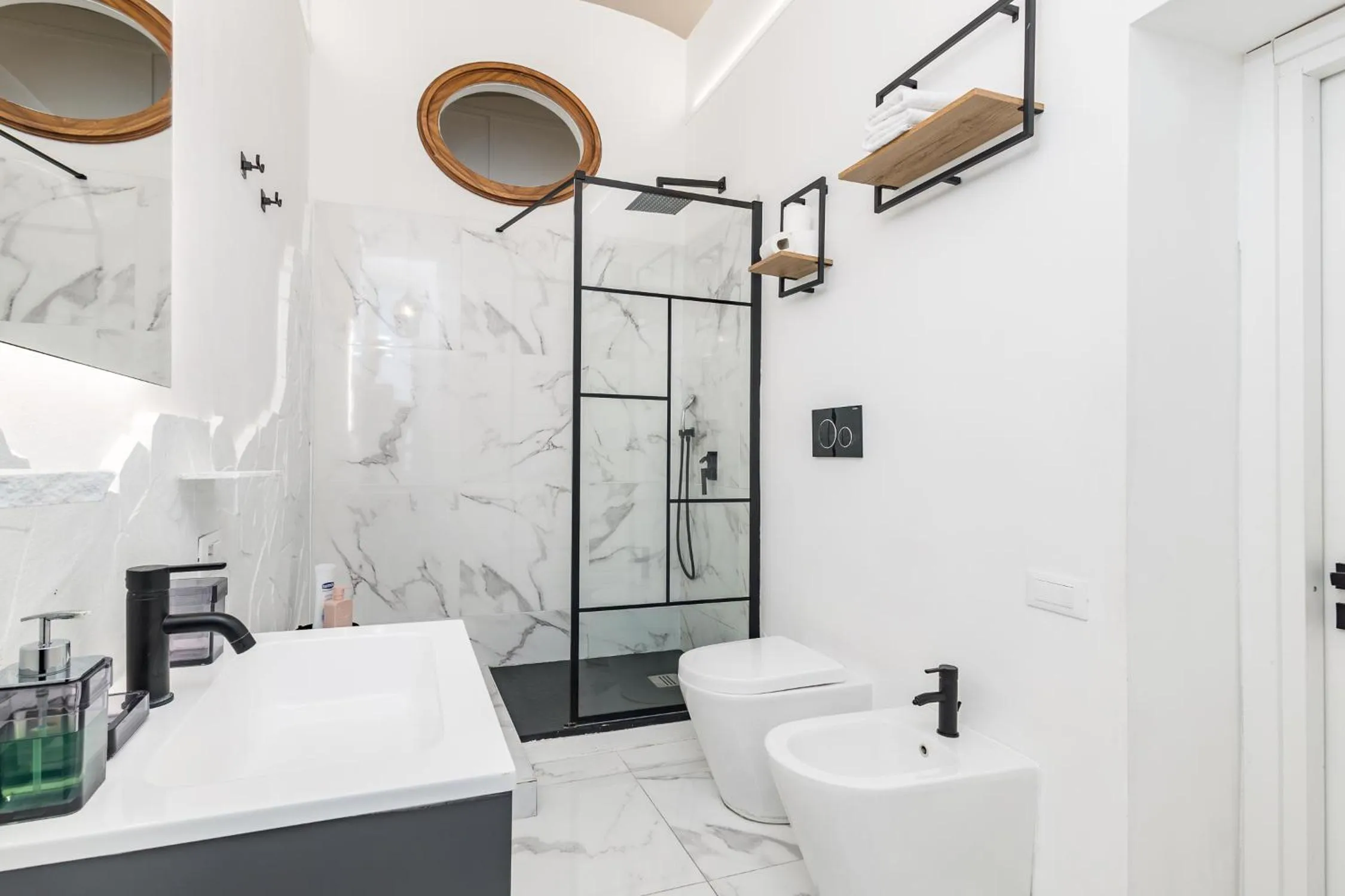 Bathroom in DrsRome - Roman's Ruins Colosseum