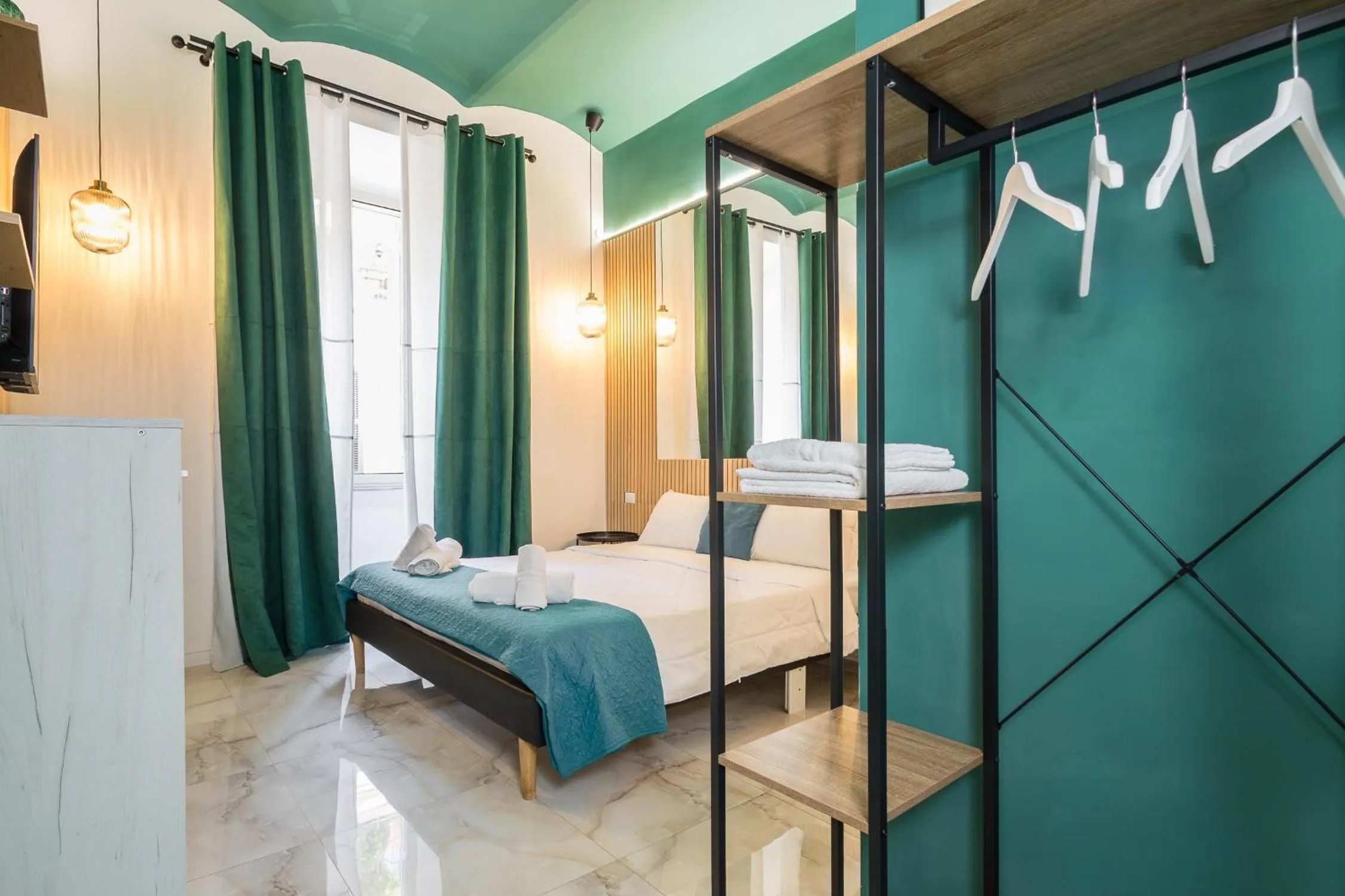 Bedroom, Bed in DrsRome - Roman's Ruins Colosseum