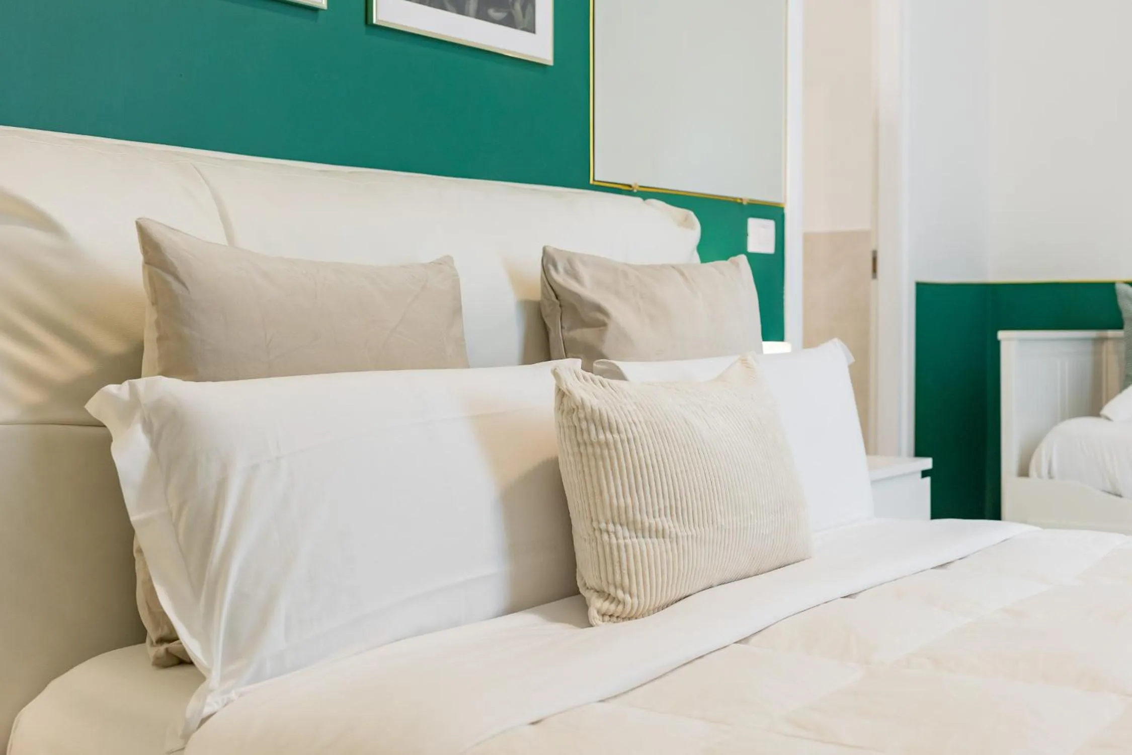 Bed in DrsRome - Roman's Ruins Colosseum