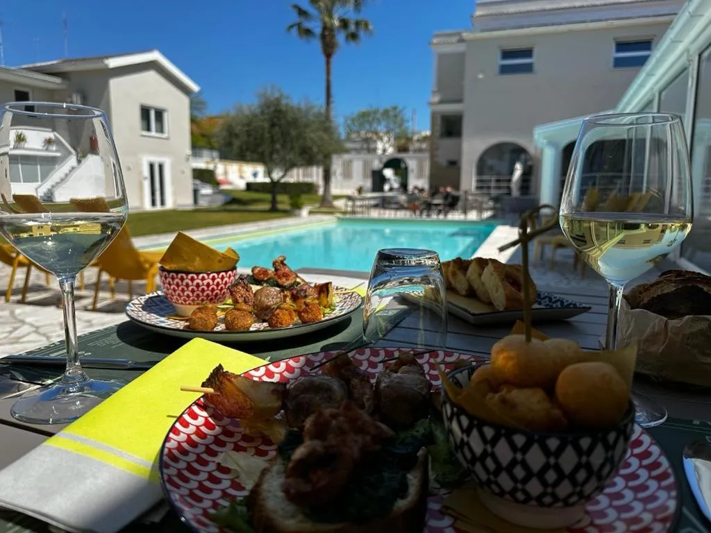 Restaurant/places to eat in Artemisia B&B