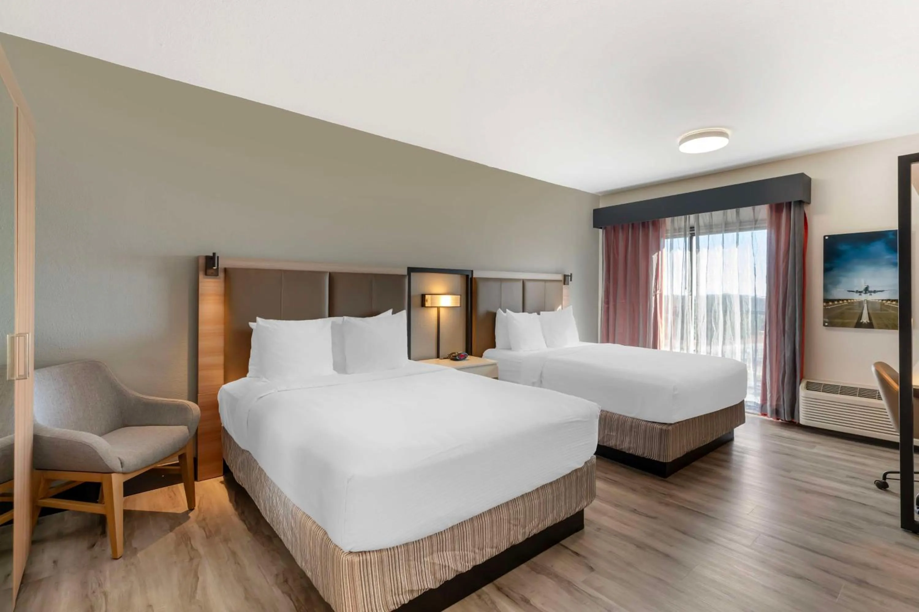 Bedroom, Bed in Best Western Plus Atlanta Airport East